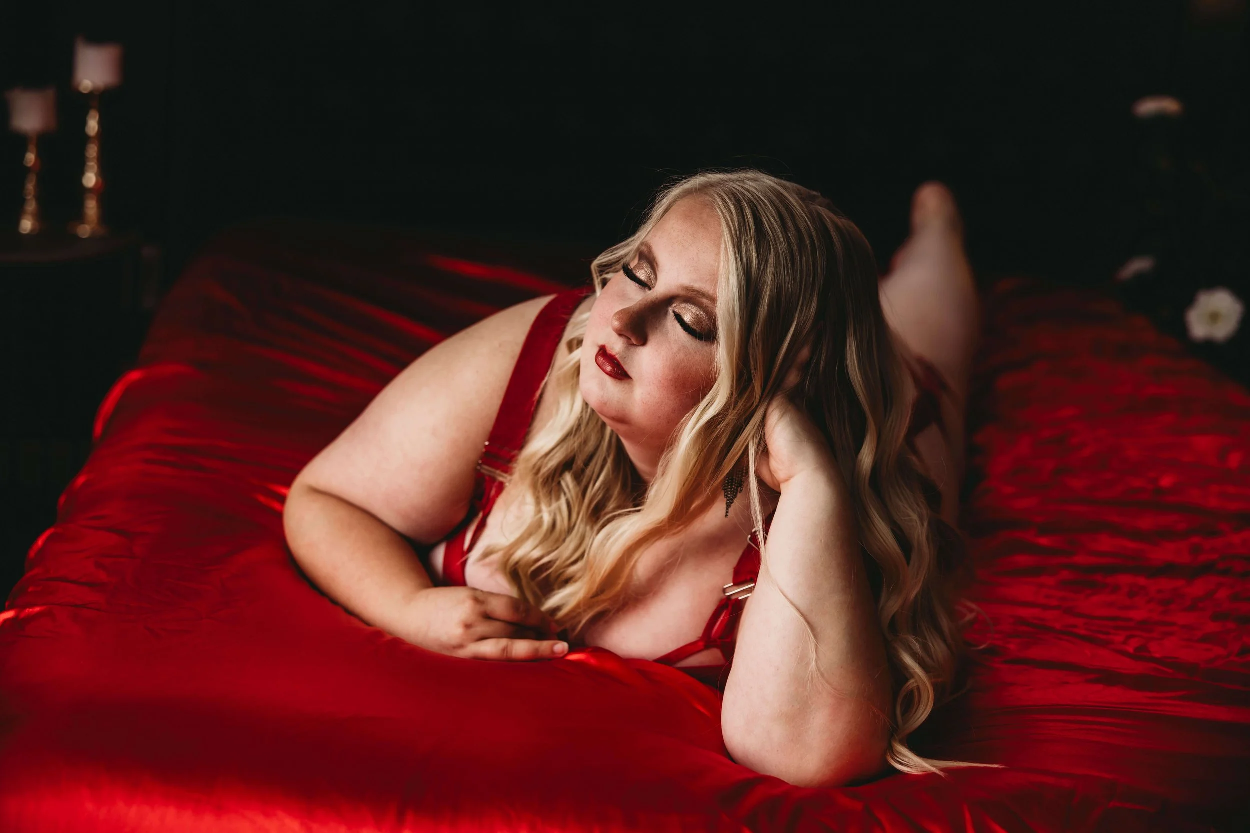 julie-boudoir-wisconsin-photographers-near-me-photographer-siren-wi-confidence-blog-blogging-diverse-plus-size-incusive-ages-shapes-size-couples-boudoir-relationship-intimate-photographer 49.jpg