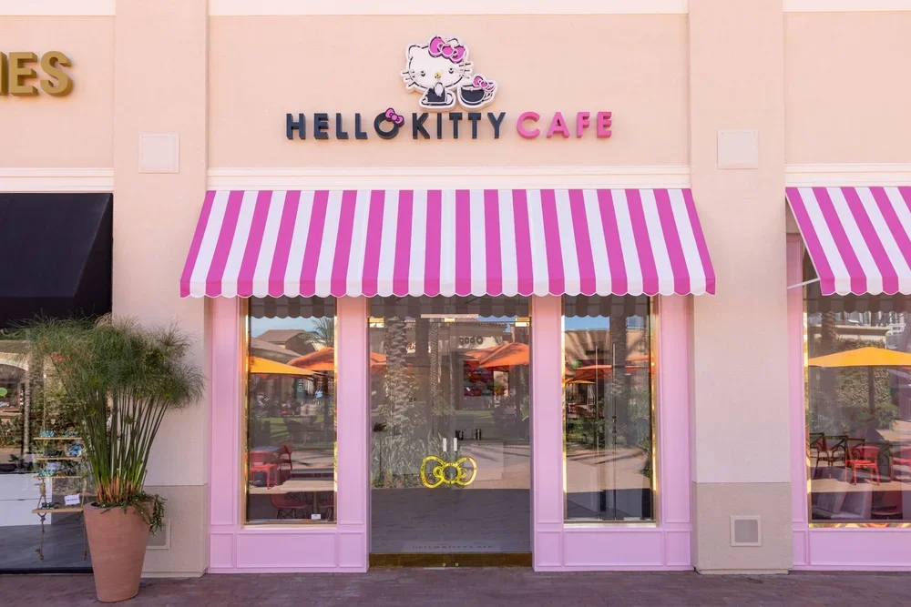 tangram-hello-kitty-cafe-2-1.webp