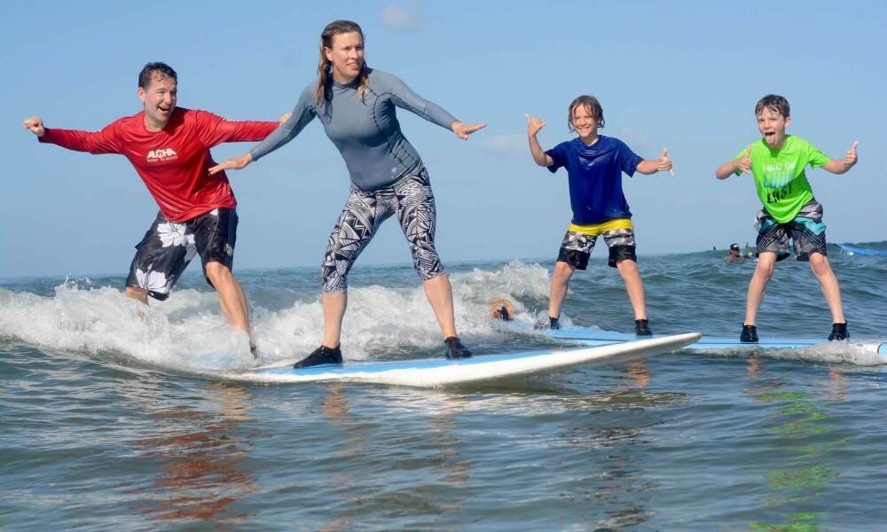 group-surf-lesson.jpg