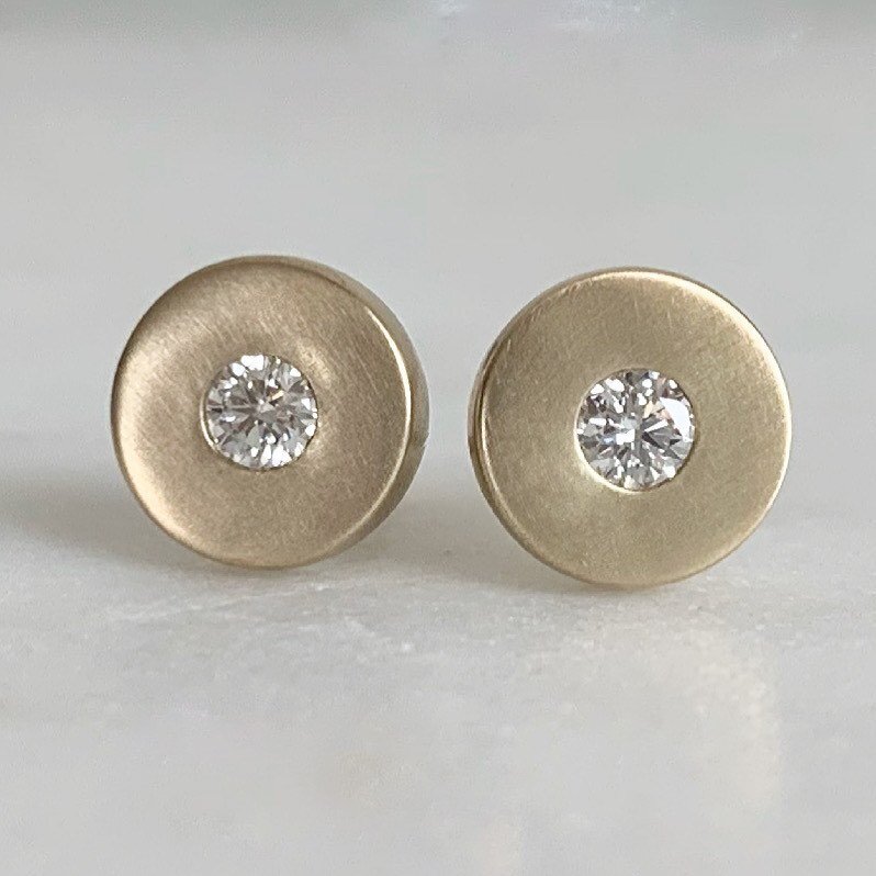CLAIRE STUD EARRINGS 
#kimcaron #kimcaronjewelry #bespokejewelry #shopcarmilias #seattlejewelry #heirloomquality #diamondstudearrings