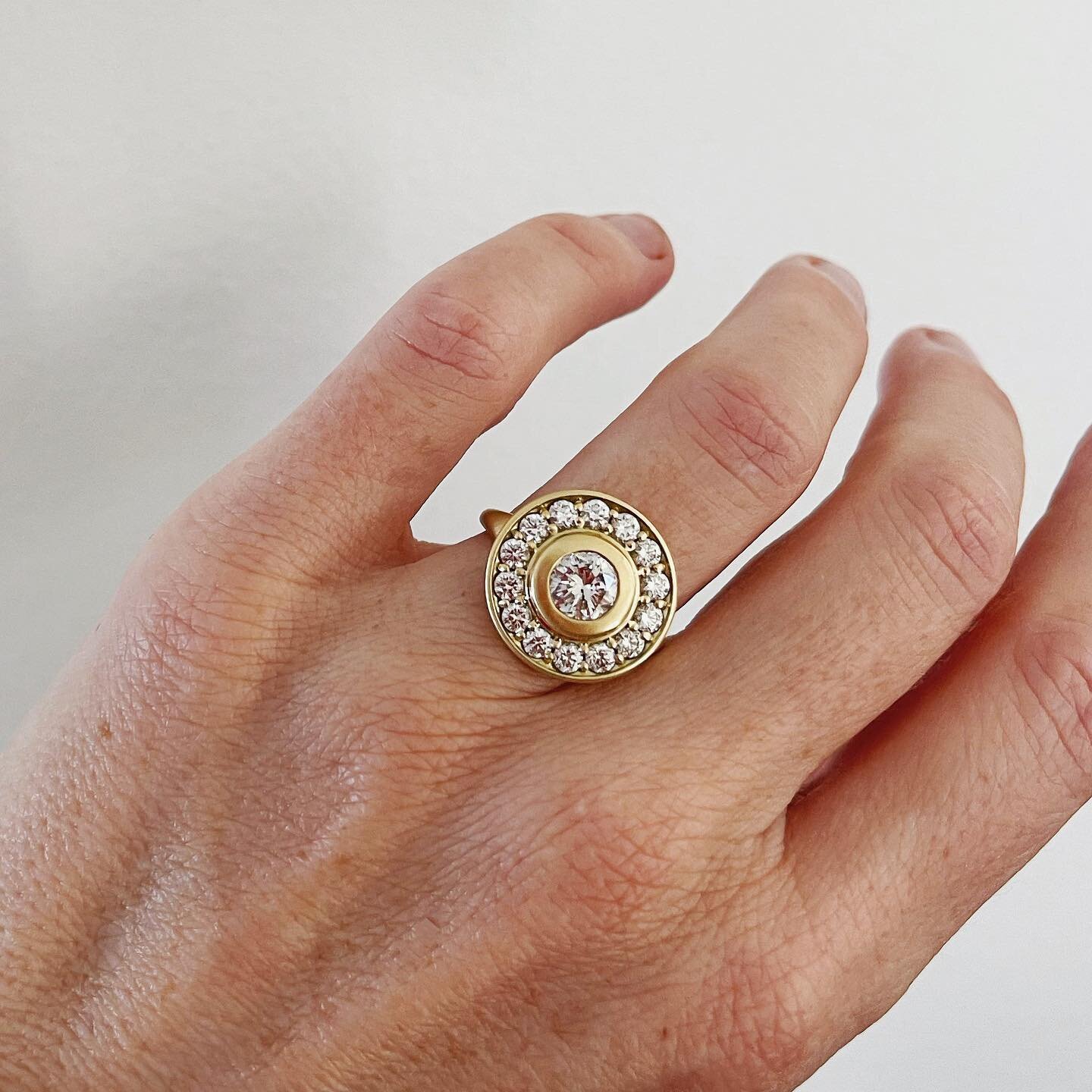 GEORGIA RING: STELLAR VERSION ✨  #kimcaron #kimcaronjewelry #heirloomqualityjewelry #vintagestylejewelry #engagementring #diamondring #ethicallysourceddiamonds