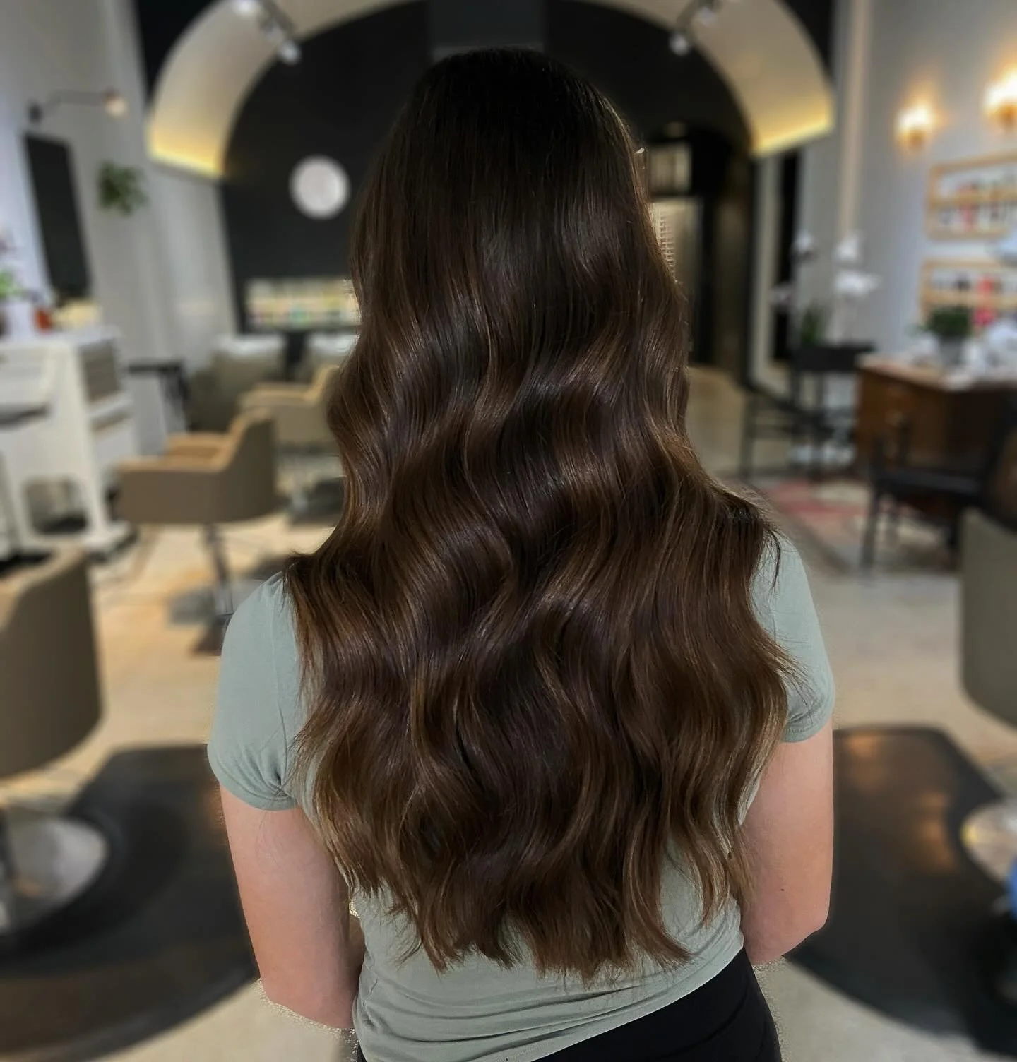 Balayage doesn&rsquo;t always have to be blonde 🐻 
Color and cut by: @cortschultz