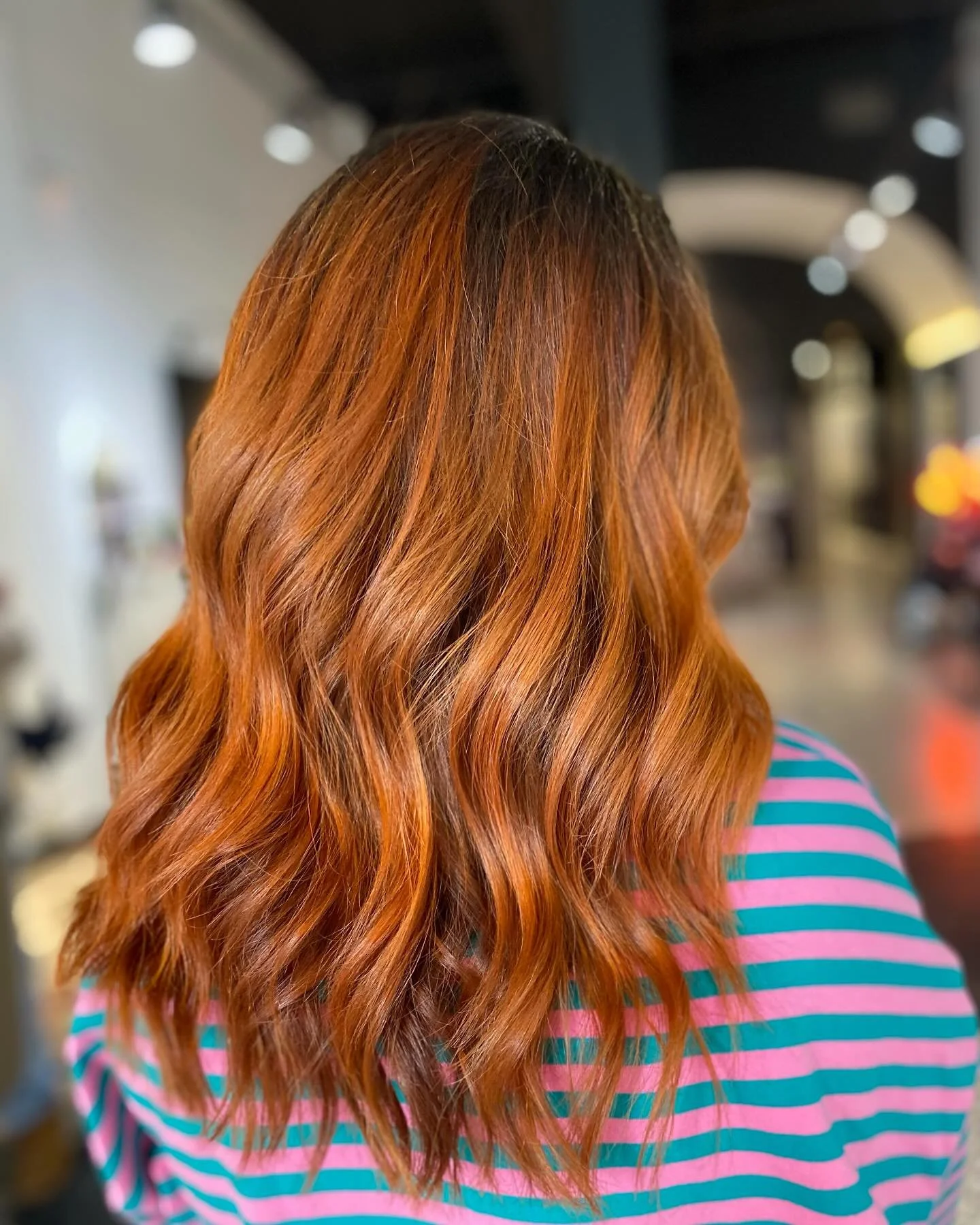 Brighter days ahead ☀️🍑
Color/cut by: @kate_mccliment