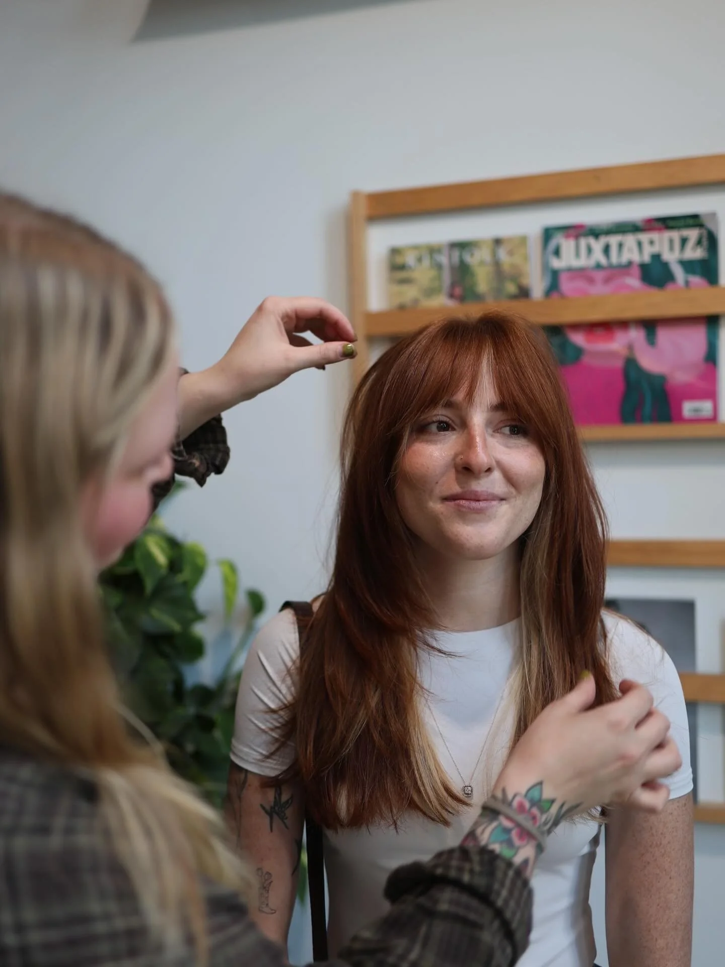 🪧 Here&rsquo;s your sign to book your fall hair session. 🍁 
Color/cut/style by: @ars.artistry