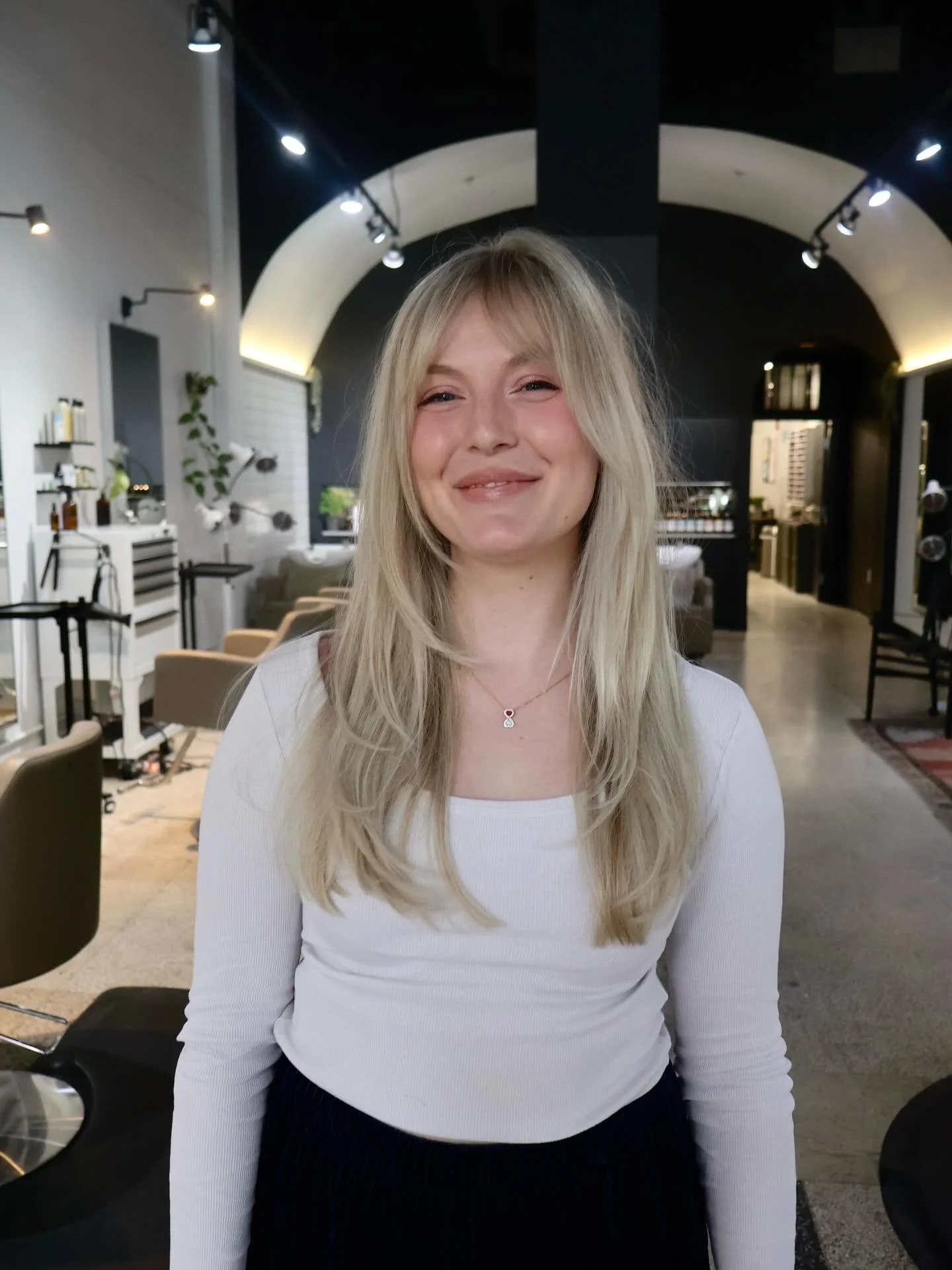 Smile! Brighter days ahead ☀️ 
Here&rsquo;s your sign to book your spring appointment 🪧Color/cut/style by: @ars.artistry