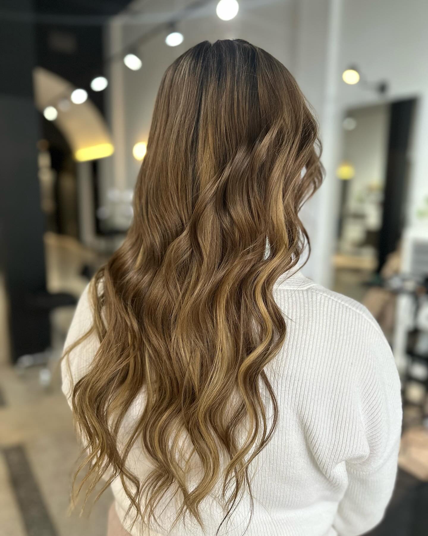 Nothing better than that new hair feeling! ✨ 
Thinking about extensions? Complementary consultations are available. 
Call or text to book! 

Highlight and weft extensions by: @kate_mccliment