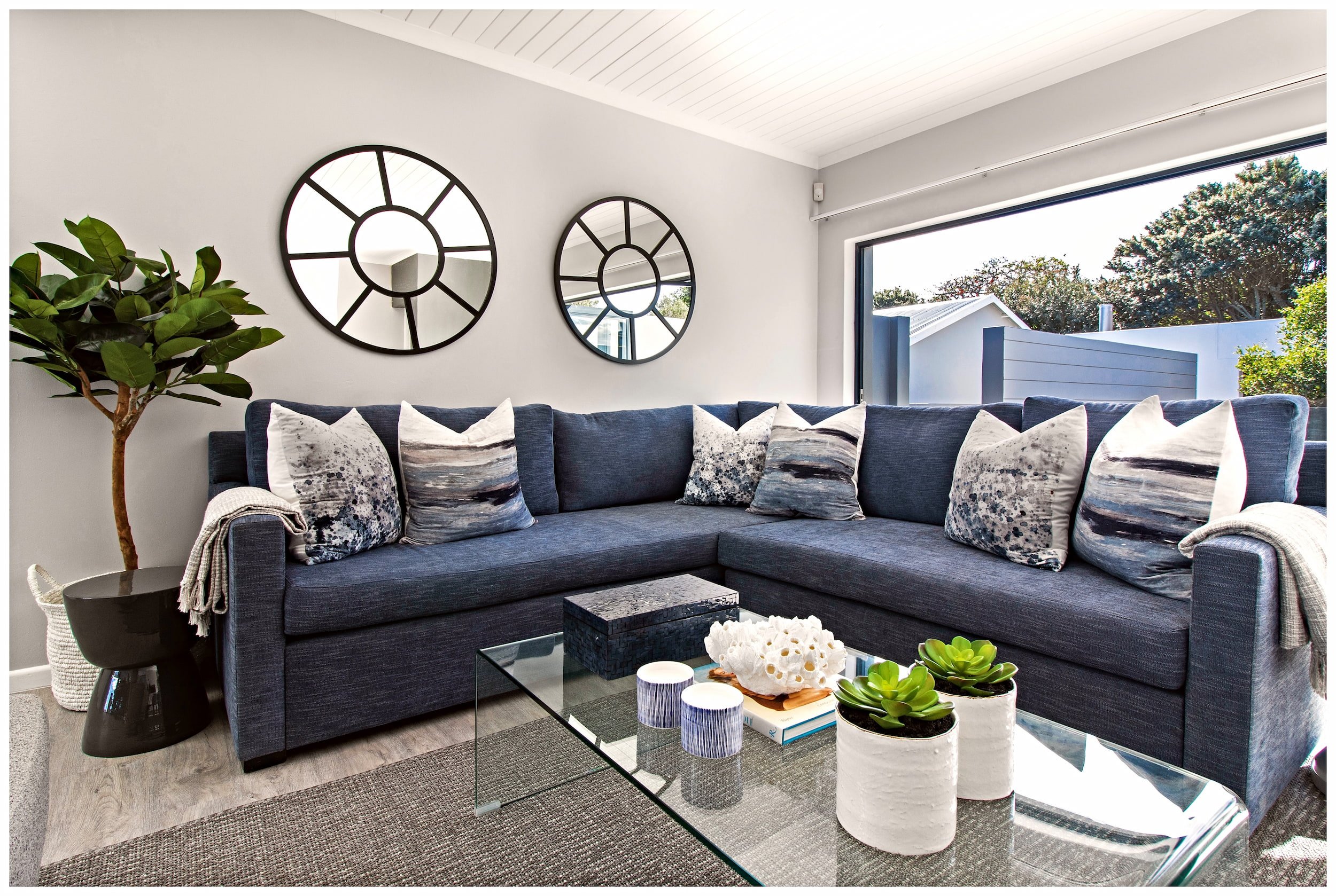 Lounge 4-2.jpg