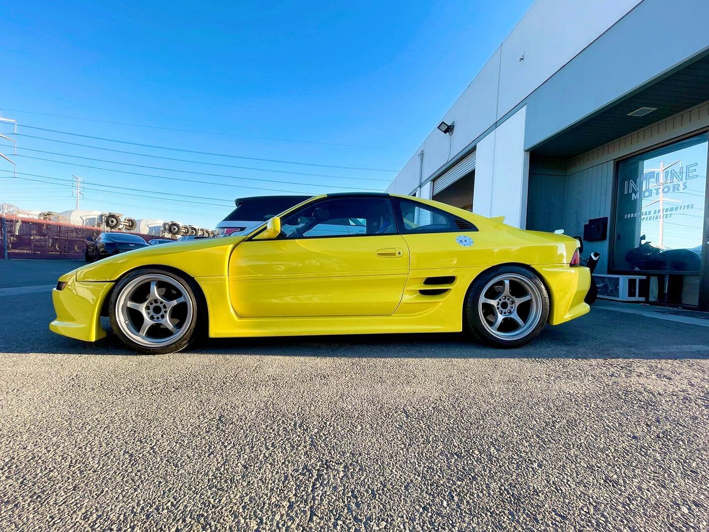 Absolutely in love with our customer&rsquo;s car! 
1993 Toyota MR2 2.0l Turbo. Stay Intune for our blog feature on this vehicle 😍👀🏎💨
.
.
.
.
#toyota #mr2 #mr2turbo #toyotamr2 #turbo #sw20 #sw20mr2 #jdm #classic #93tilinfinity #sparco #jdmnation #