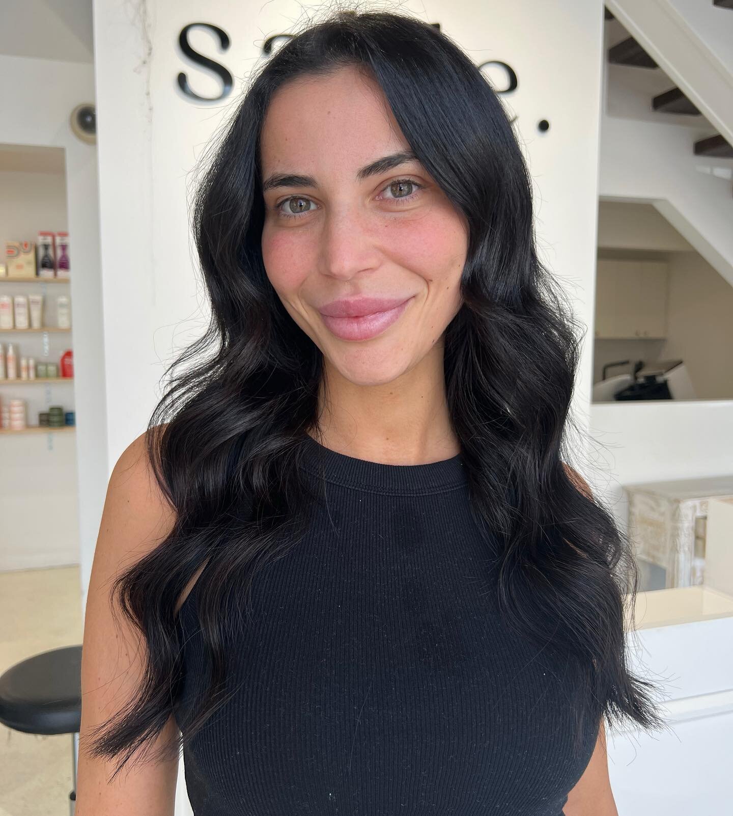 Deluxe &ldquo;genius&rdquo; welf installed by @lauren.sablesalonandspa 

100g of 20inch extensions in almost onyx and charcoal 🥰