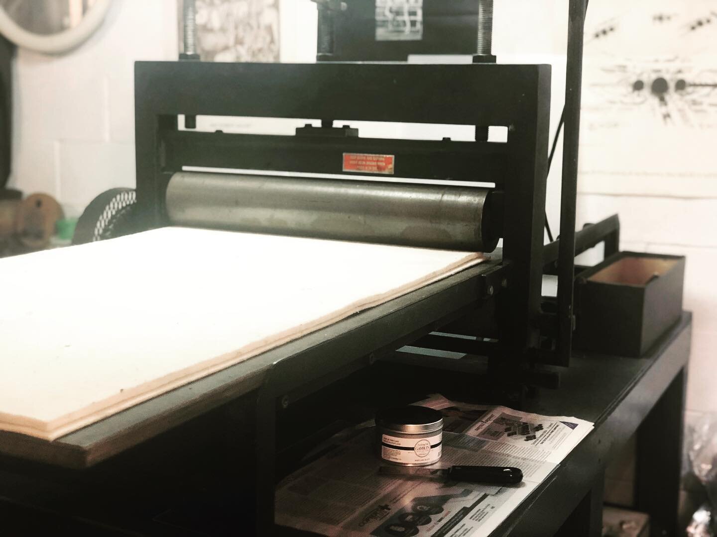 Through setting up my home Printshop, I have started re-engaging with printmaking techniques like collagraph, monotype, drypoint, engraving, woodcut, and lithography. A home studio space leads to an interest in new methods and approaches to printmaki