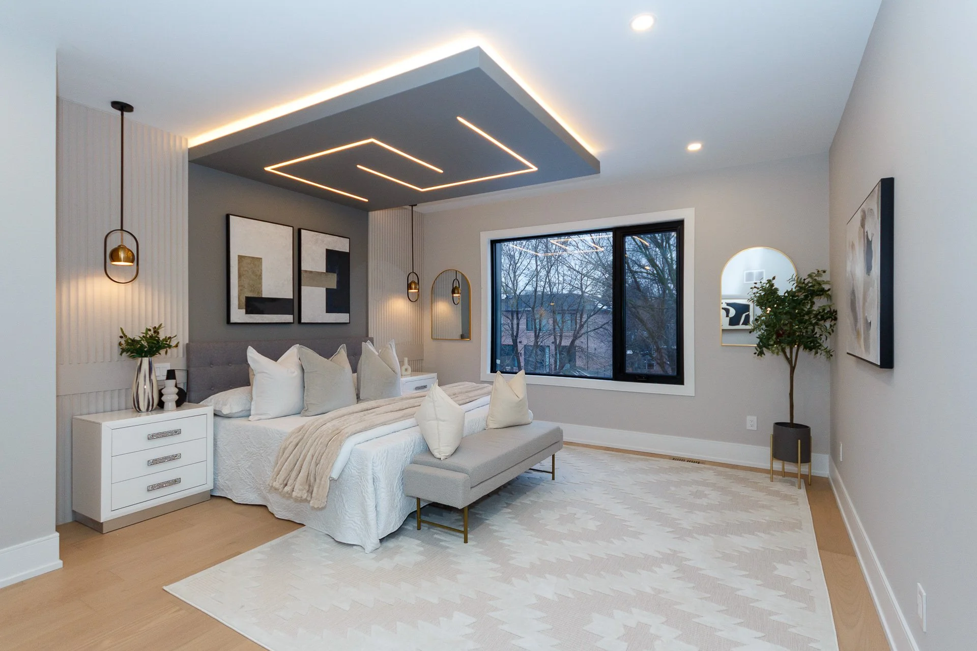 021-1526 Garnet Avenue_2-IMG_5656.jpg