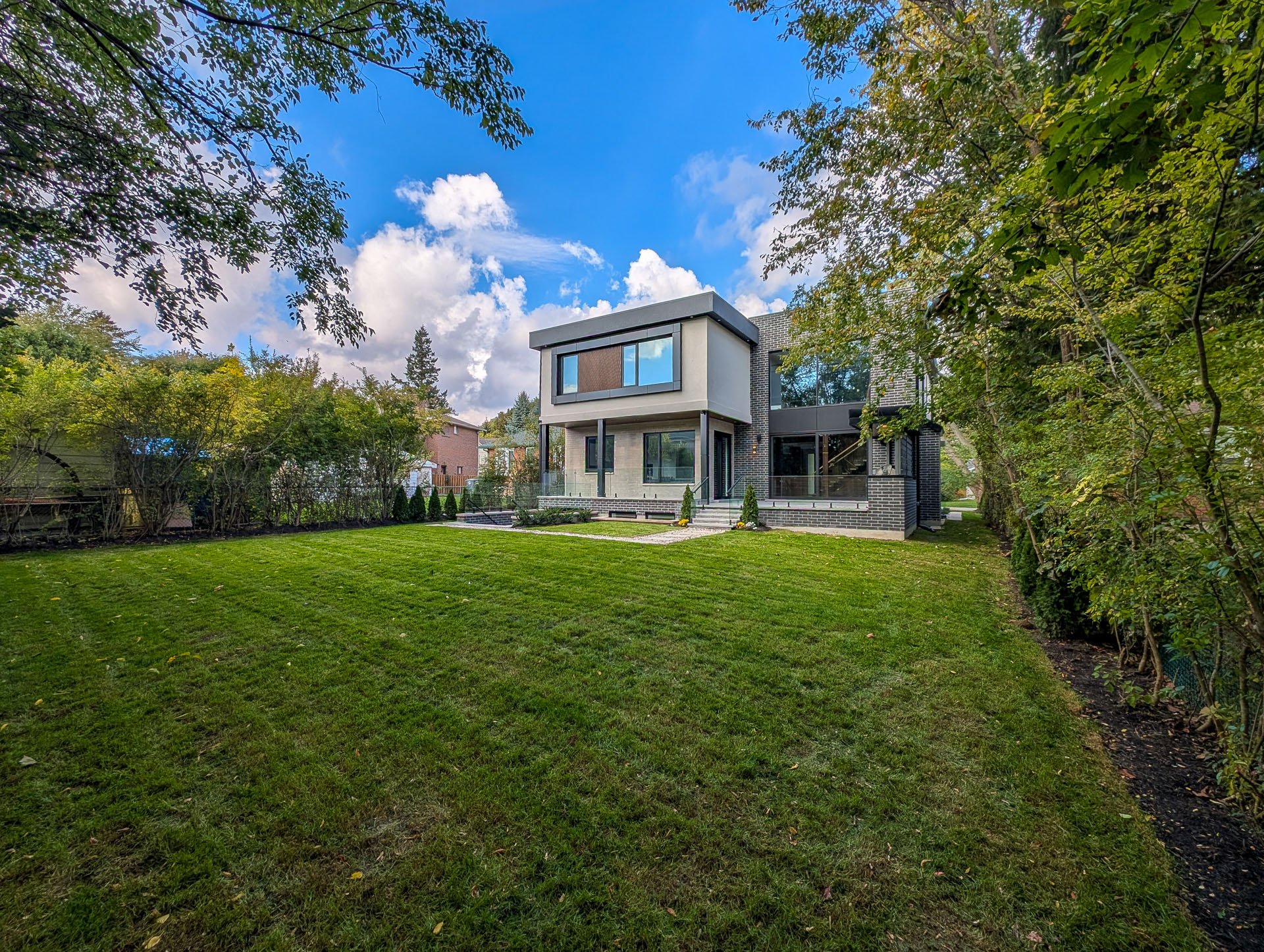48-204-1526 Garnet Avenue-PXL_20251011_193711803 (1).jpg
