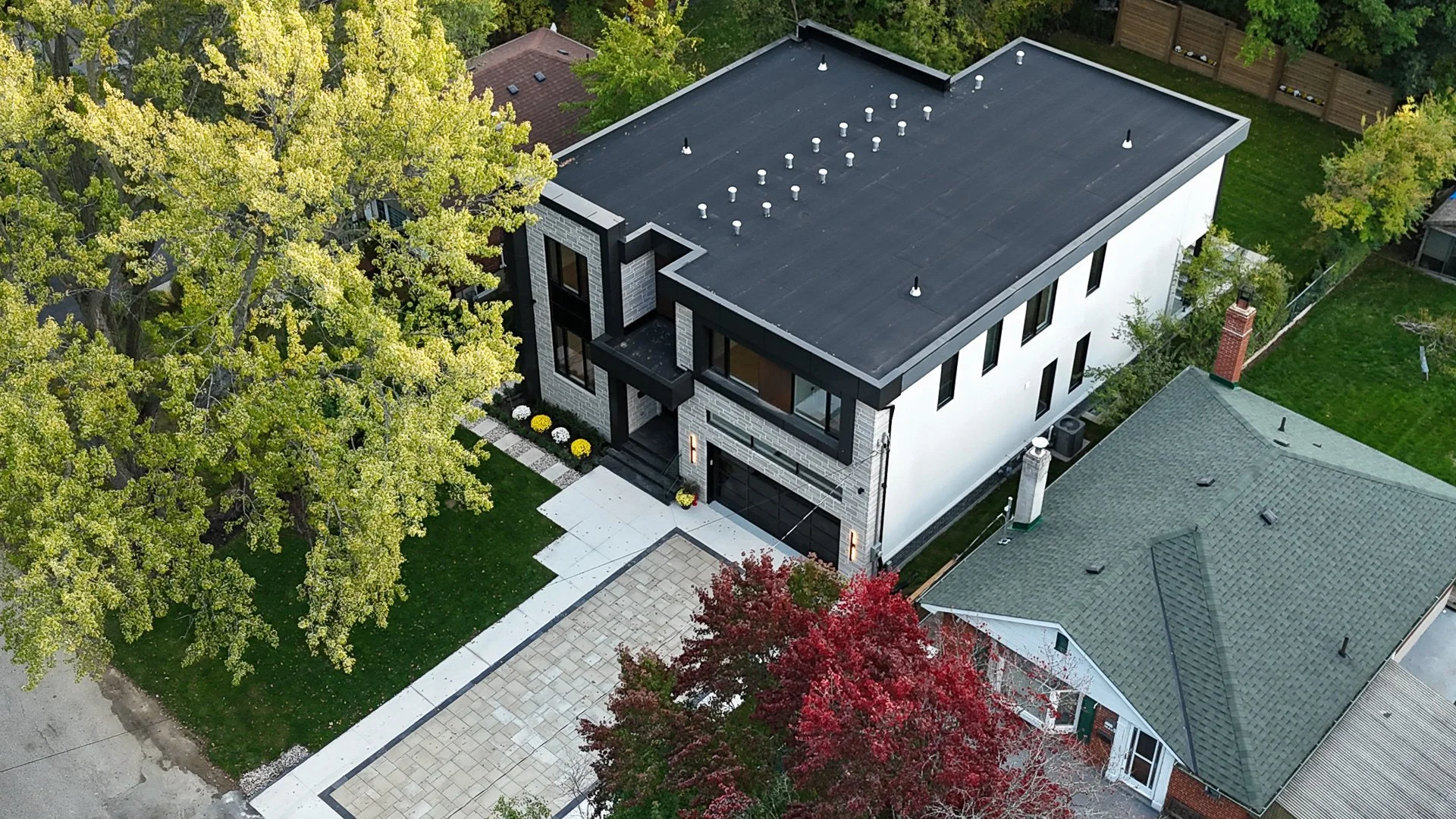 49-215-1526 Garnet Avenue-DJI_20251014161448_0060_D (1) (1).jpg