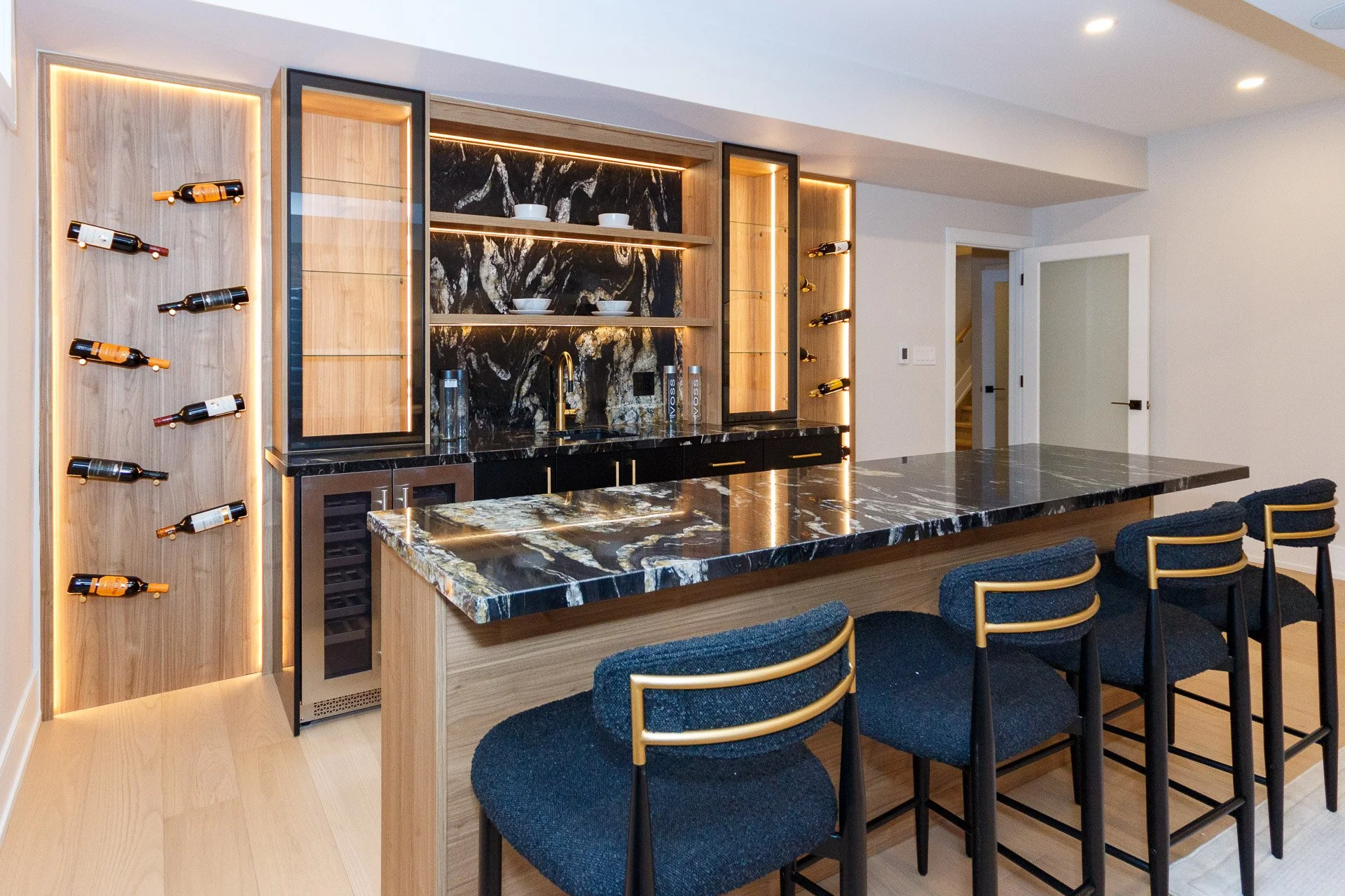 042-1526 Garnet Avenue_2-IMG_5718.jpg