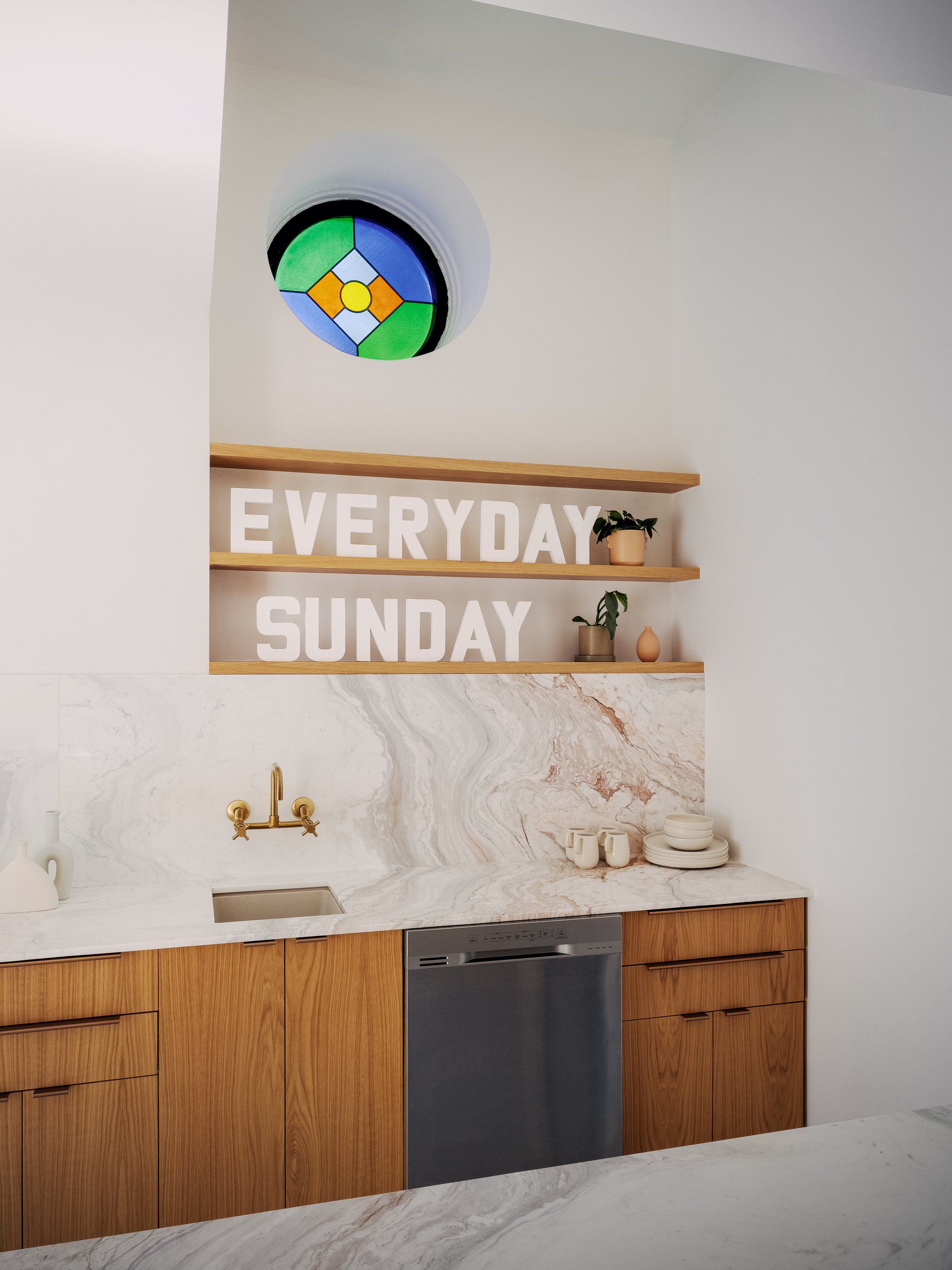 Boutique Everyday Sunday