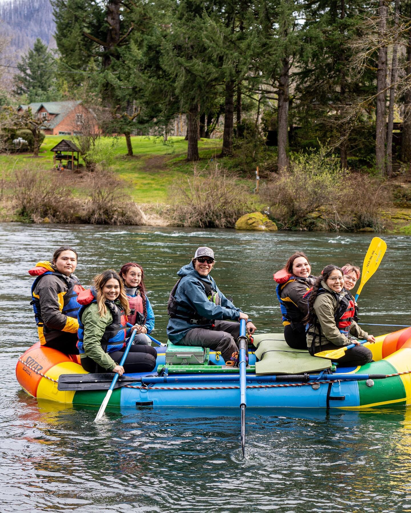 We&rsquo;d like to give a HUGE shout out to the @uoregon, @uo_outdoorprogram, @oregonpaddlesports, Sam Strioch, and our Program Director Ashia Wilson for hosting and helping coordinate our spring Paddle Tribal Waters program in Eugene Oregon. 

Sam n