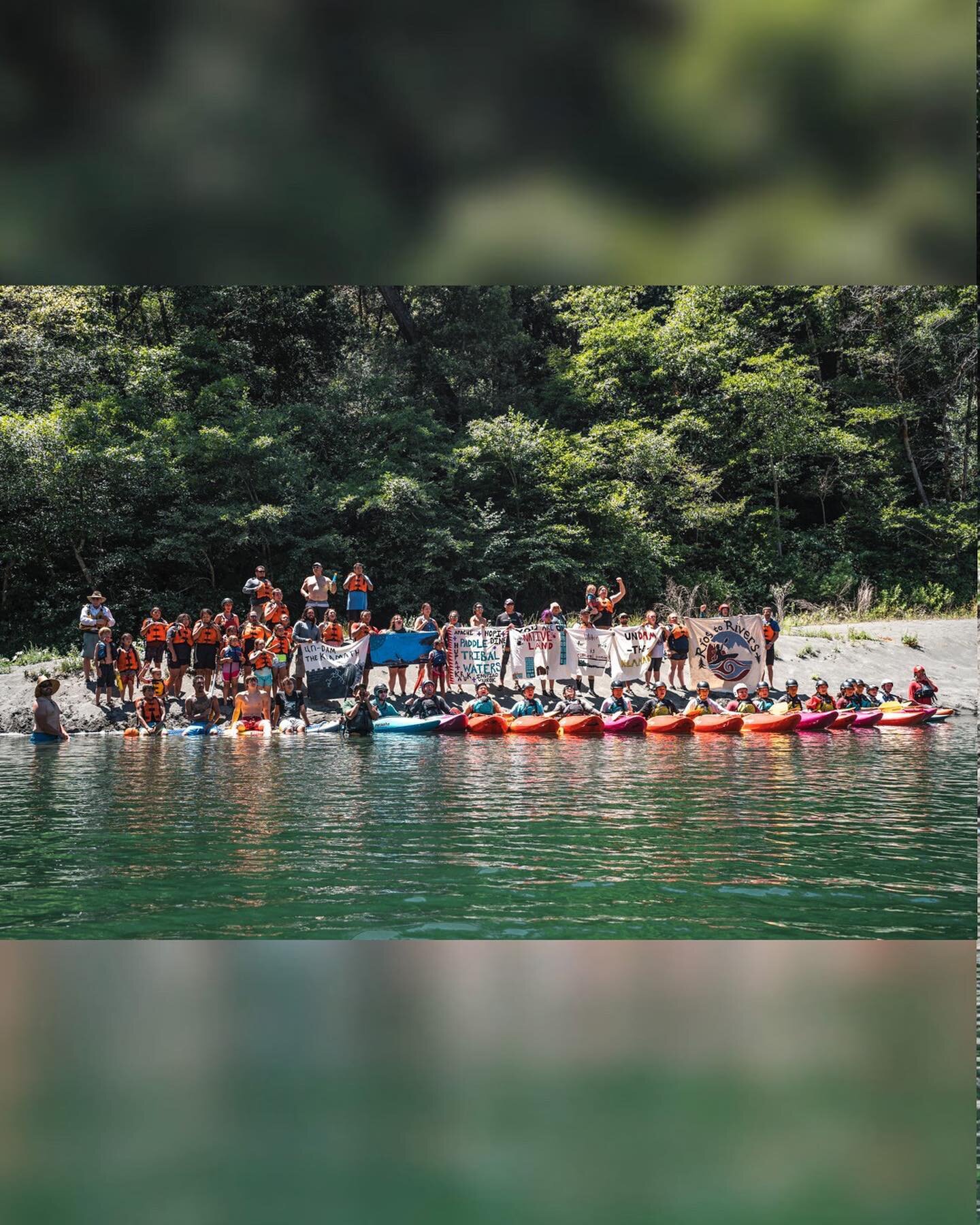 After two weeks of daily practice in their kayaks, the Paddle Tribal Waters team headed over to the Trinity River, a tributary to the Klamath River for a community float in collaboration with @californiarivers and @thewarriorinstitute. The team kayak