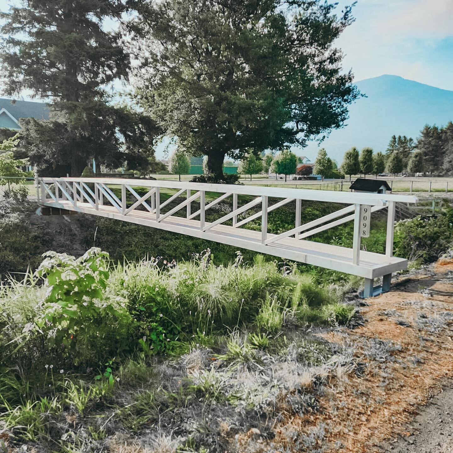 We're proud to showcase our latest project! This bridge was fabricated with precision and care. We are extremely pleased with the result!💯👏🏼

#outlawindustriesltd #custommetalwork #chilliwackfabrication #customfabrication #metalfabrication