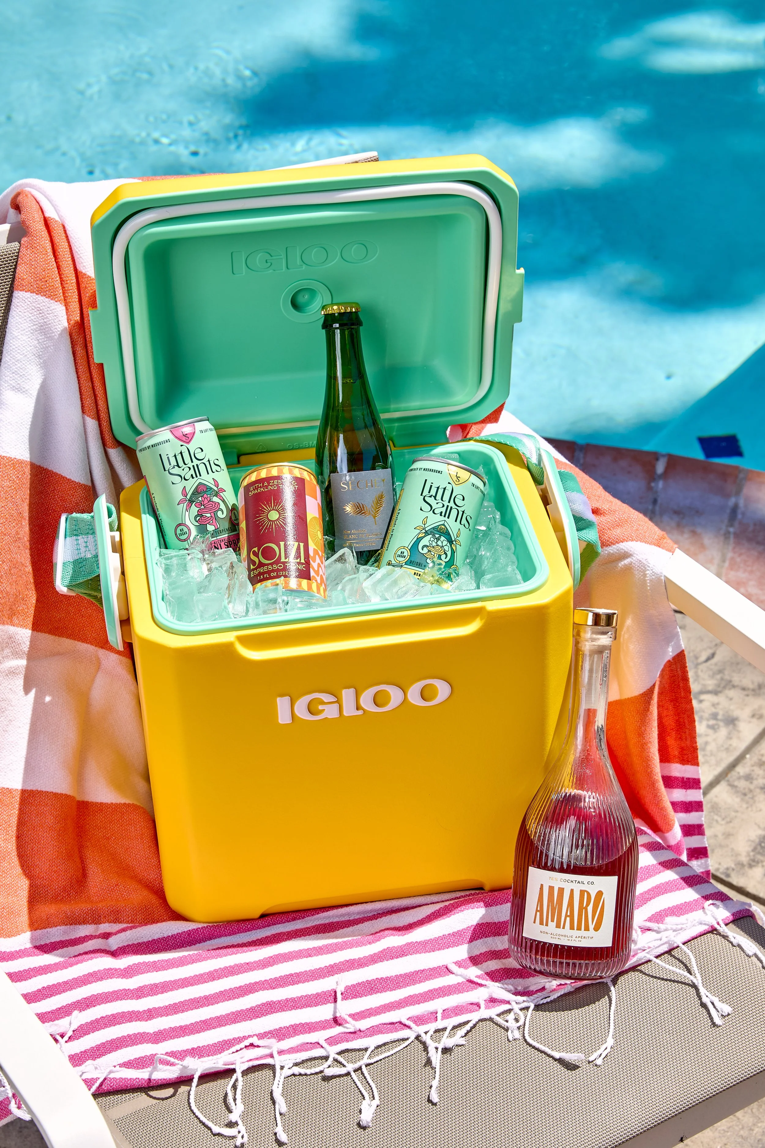 california-lifestyle-beverage-photographer-brand-na-cocktail-pool-ambient-2.jpg