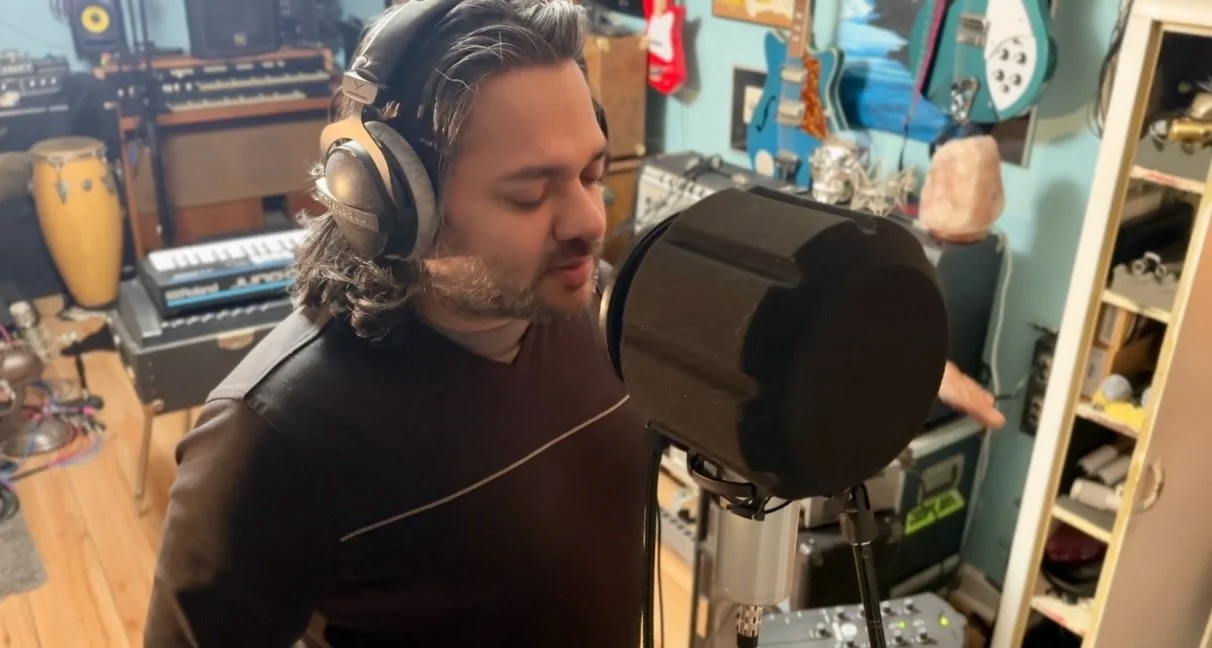 @streetlightshaman came in to finish up vocals on his record last night.