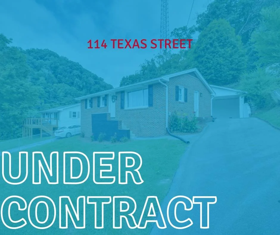 This cutie is ✨UNDER CONTRACT ✨

Pumped for our sellers and the buyers! Now onto closing! 

📲423-389-8007

Listing provided by HBX Realty