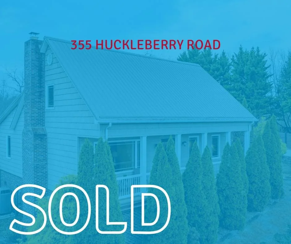 This beautiful home is officially SOLD! We are so thrilled for our sellers who trusted us with their selling process as they made a big move across the country! What a joy it was to serve them! 

And big congrats to the buyers who snagged such a fant