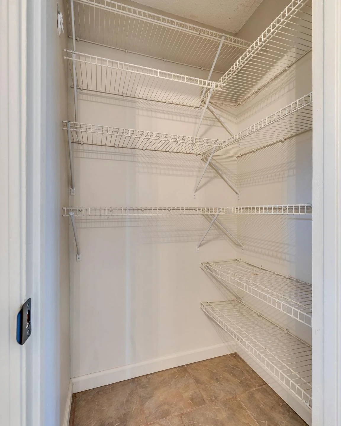 We love finding a great pantry&hellip; and our latest listing on Choctaw Drive in Chuckey, TN has one! 

That&rsquo;s a win! 👍🏻

📍 895 Choctaw Drive Chuckey, TN 
💲315,000

📲 423-389-8007

Listing provided by HBX Realty