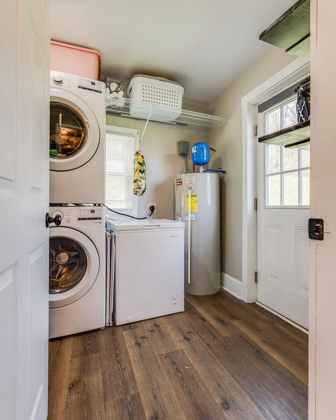 Let&rsquo;s just take a moment to appreciate a well appointed and organized laundry and mudroom! 👏

This one is thoughtfully organized and right off the kitchen in this one level renovated farmhouse makes it ultra convenient! 

📍2046 Carolina Avenu