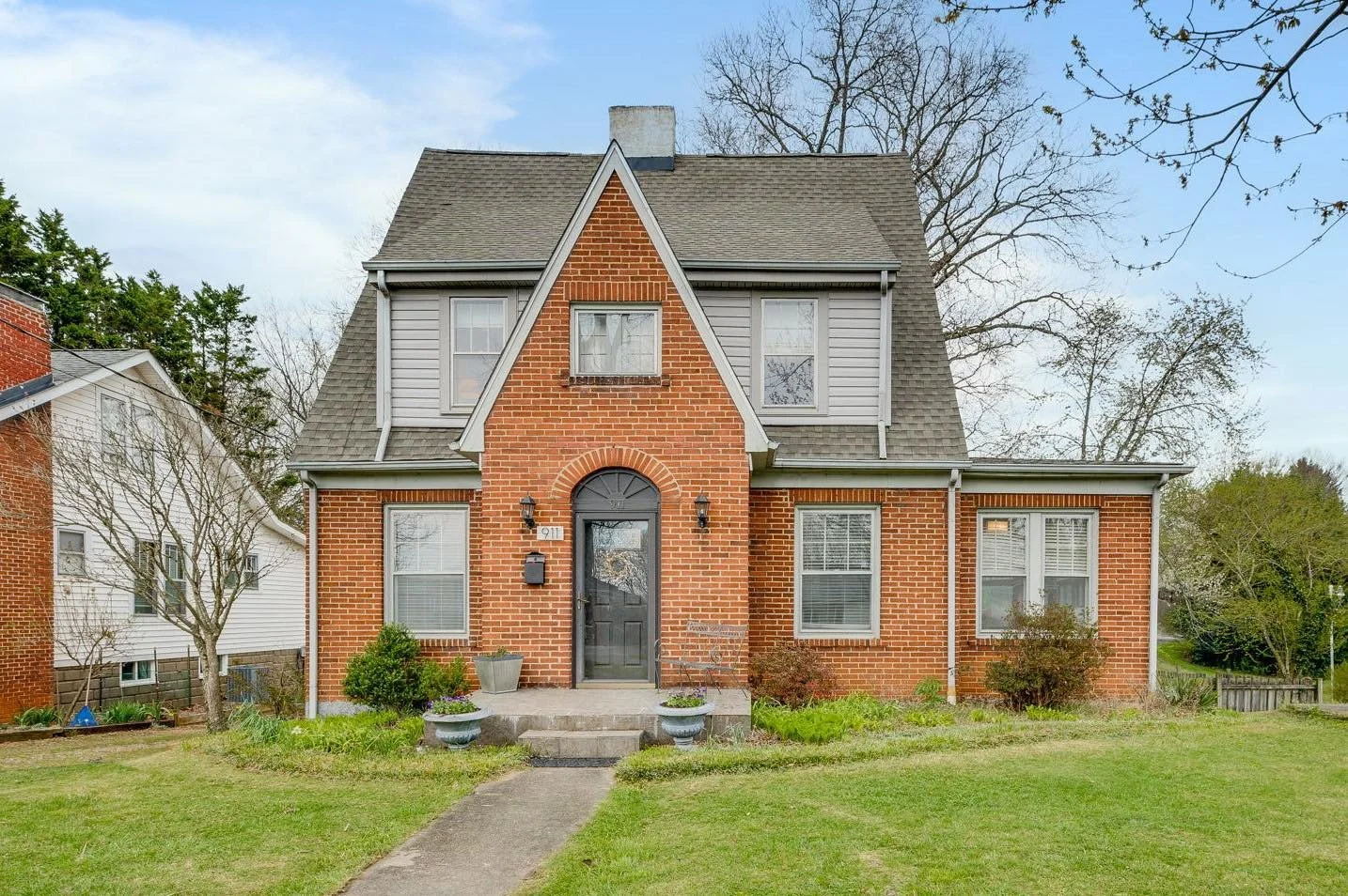 ✨ N E W  L I S T I N G ✨

❗️Shares Appreciated ❗️

A stunning 1920&rsquo;s classic brick cottage with Tudor inspired charm in Bristol&rsquo;s historic Fairmount neighborhood! Featuring 4 🛏️ and 1.5 🛁, this gorgeous home blends original character wi
