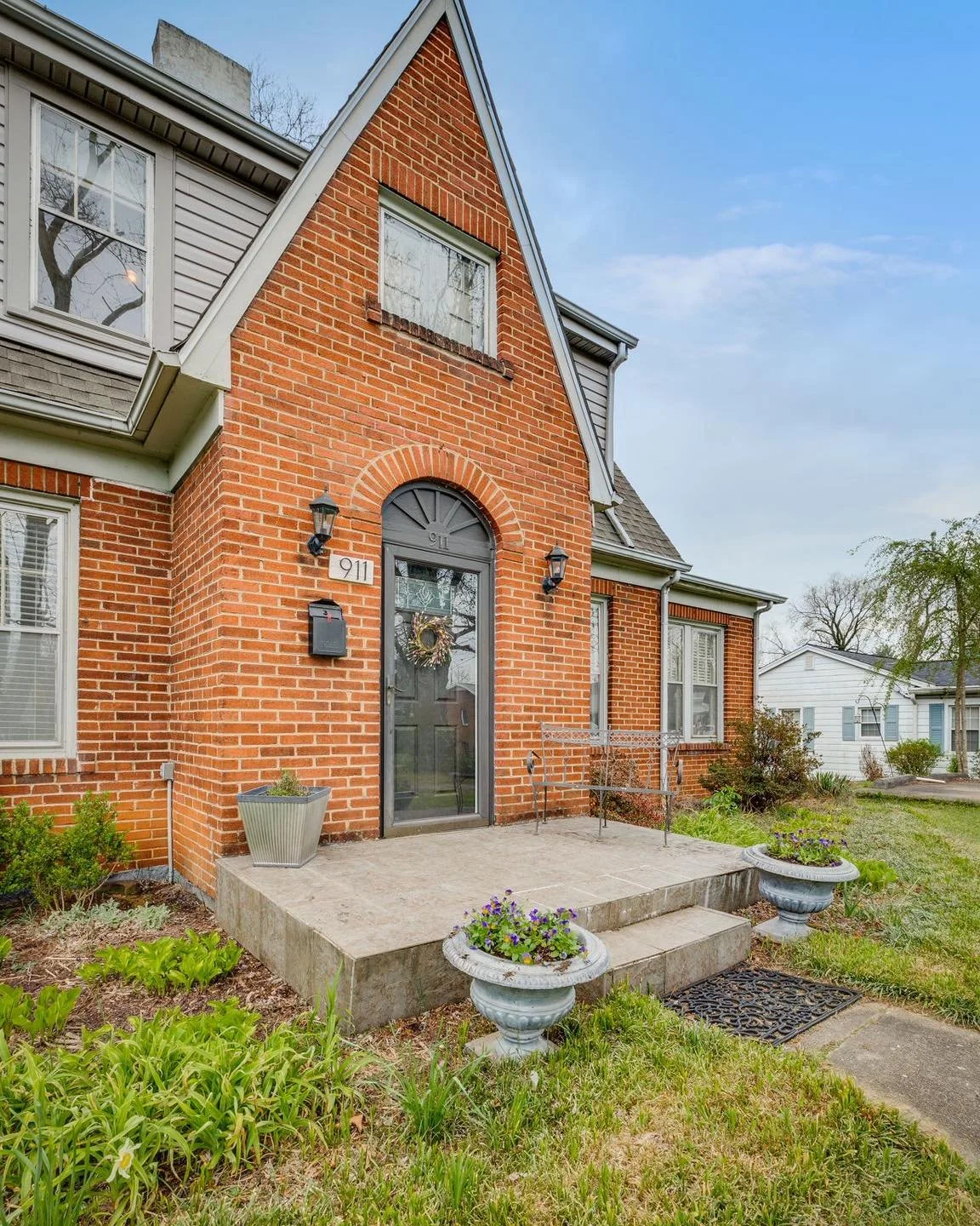 The tudor detail of this home remains one of our very favorite things 😍

Character, charm and all the modern updates you could need 😍

📍911 Georgia Avenue Bristol, TN 37620
💲349,900

📲 423-389-8007

Listing provided by HBX Realty