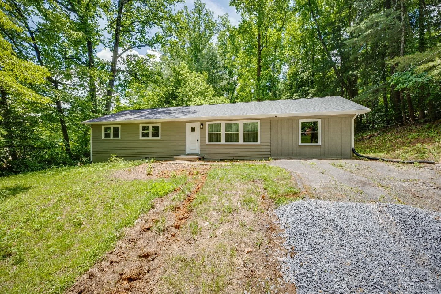 ✨ N E W  L I S T I N G ✨

❗️Shares Appreciated ❗️

Cool, wooded, and private in Johnson City, TN! This updated one-level ranch sits on nearly an acre with a flat backyard surrounded by mature trees for a peaceful, park-like feel 🌳. Inside you'll fin