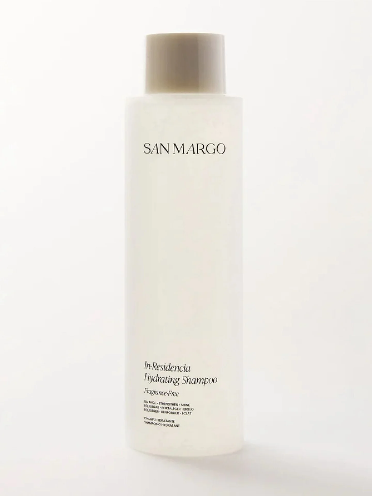Branding and packaging design for the beautiful @san__margo 

We love collaborating with beauty brands to create branding and packaging that not only looks refined, but also communicates their story and values at first glance. For us, beauty industry