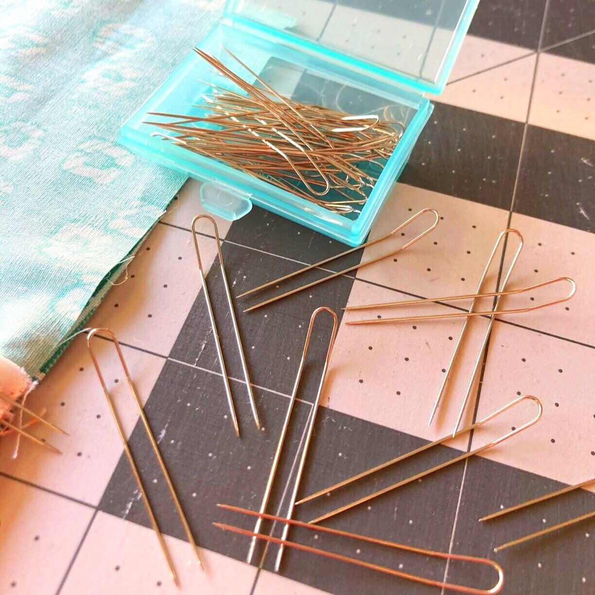 Best Quilting Pins for Aligning Seams and Fabrics –
