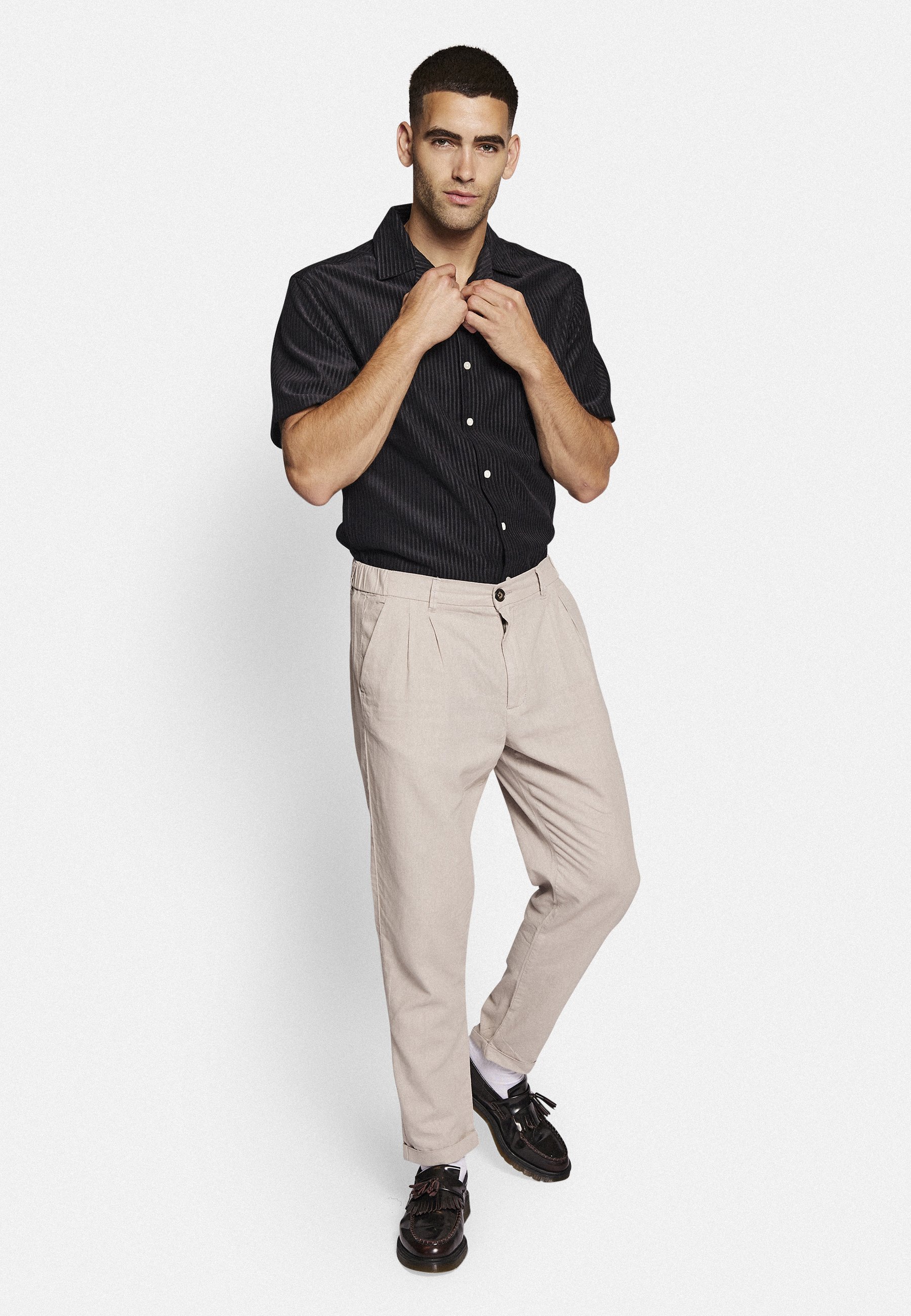 226092_string_0685.jpg