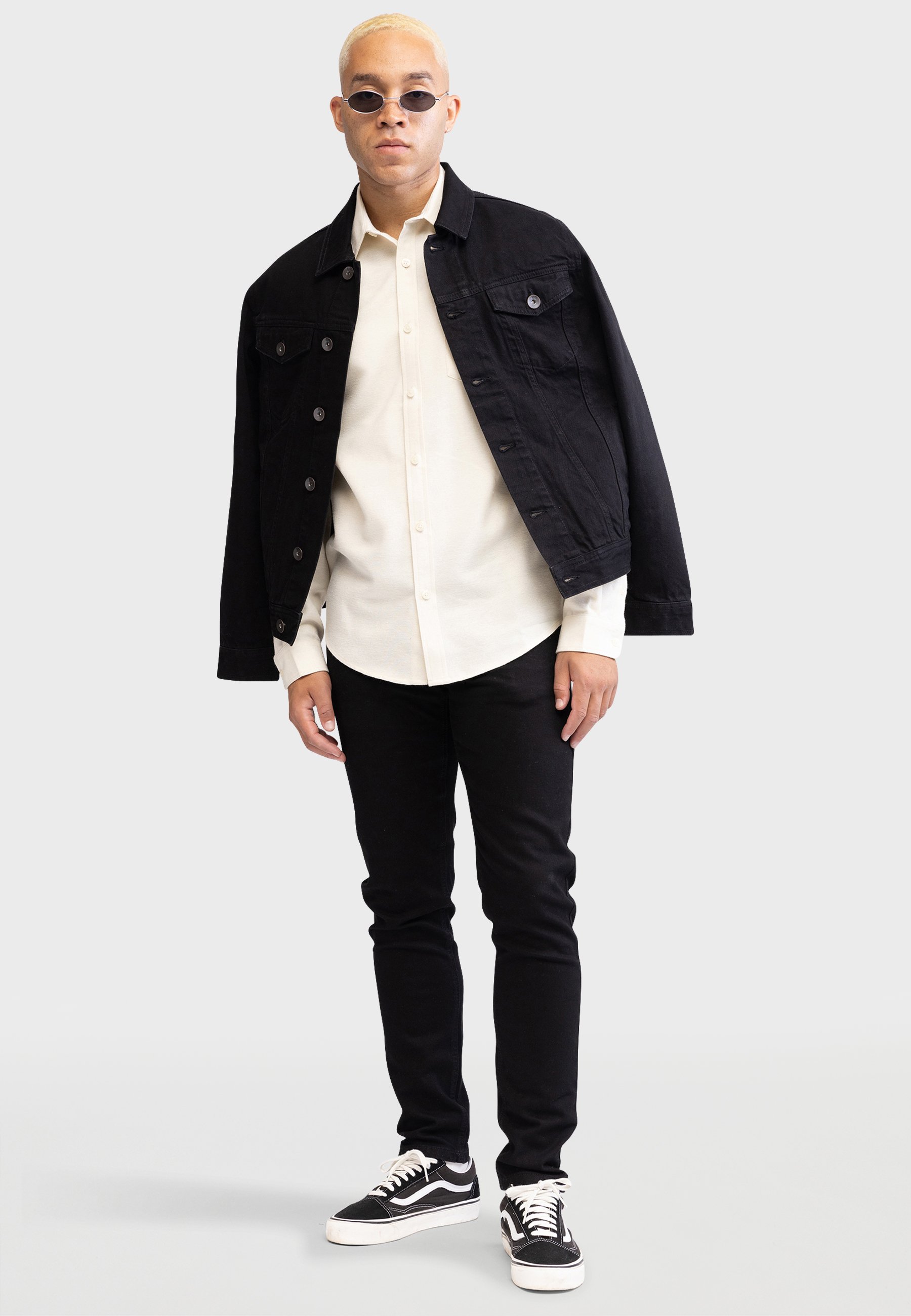 177007_Deep_Black_2.jpg