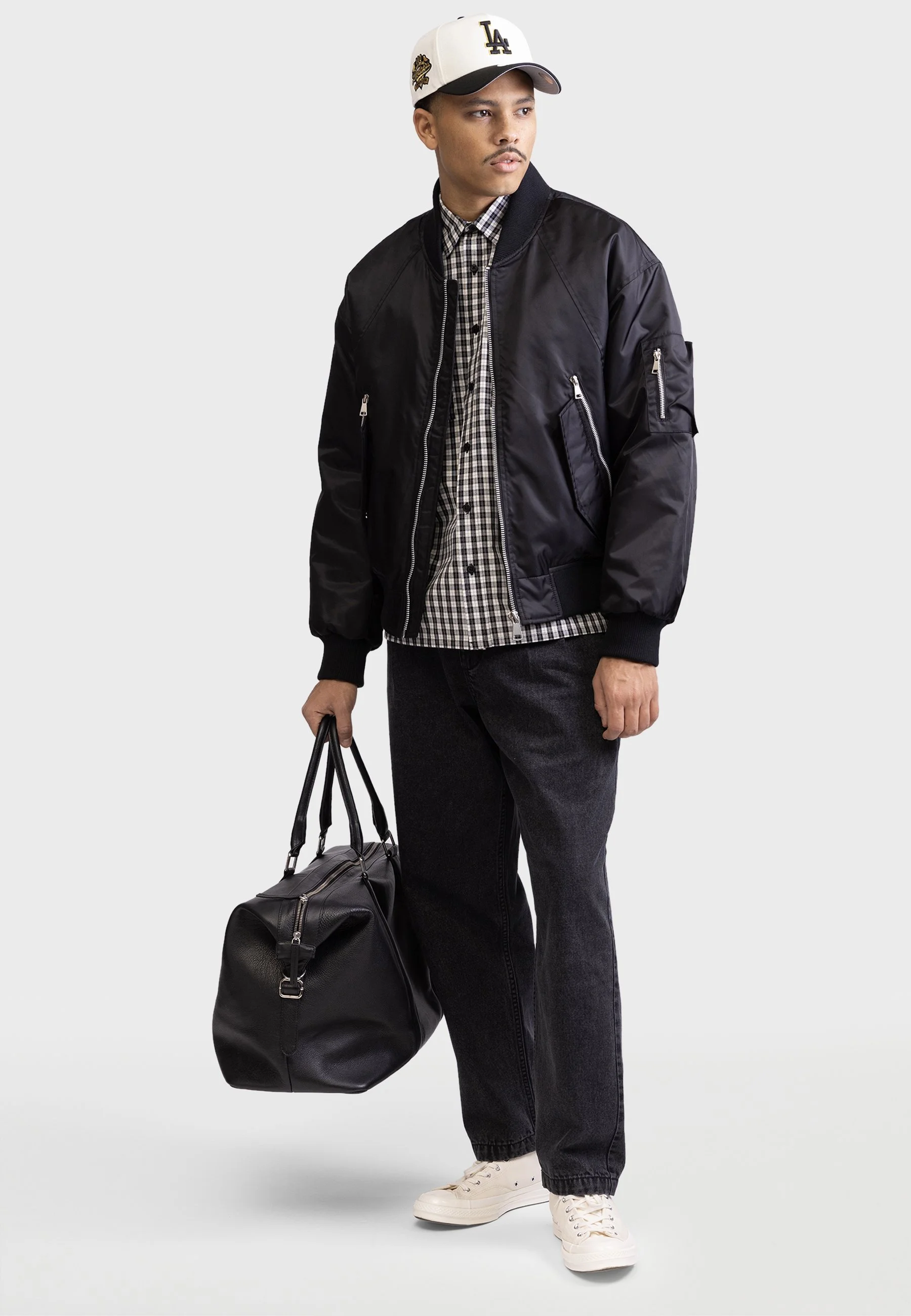 245010_Black_2.jpg