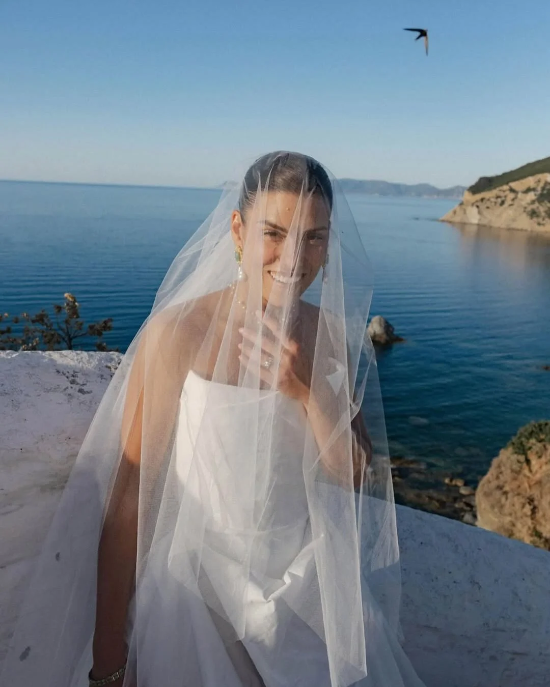 Another stunning bridal hair moment by @carlyvandermeerhair &mdash; bringing her signature touch to this beauty in Skopelos.
⁠
Carly is now accepting destination wedding bookings for 2026. Discover more of her portfolio and inquire via the link in ou