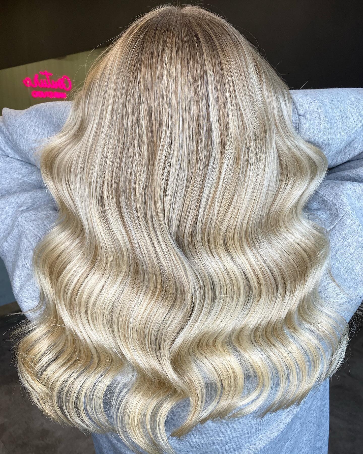When your hair dreams become your reality 💁🏼&zwj;♀️

Swipe across for the before

#couturehairstudio #keuneanz #balayage #blondebalayage #melbournehairdresser #melbournehairsalon #hairgoals #melbournehairhunters #greensboroughhairdressers #eltham #