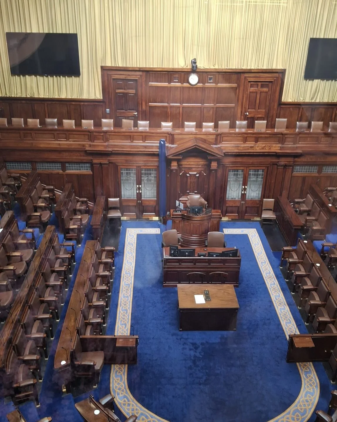Clan Pearse and the 5th year History class had a personal tour of the Oireachtas thanks to @shay_brennan_td today. We saw the wonderful government buildings and learned a lot about Irish History and Parliamentary Tradition.