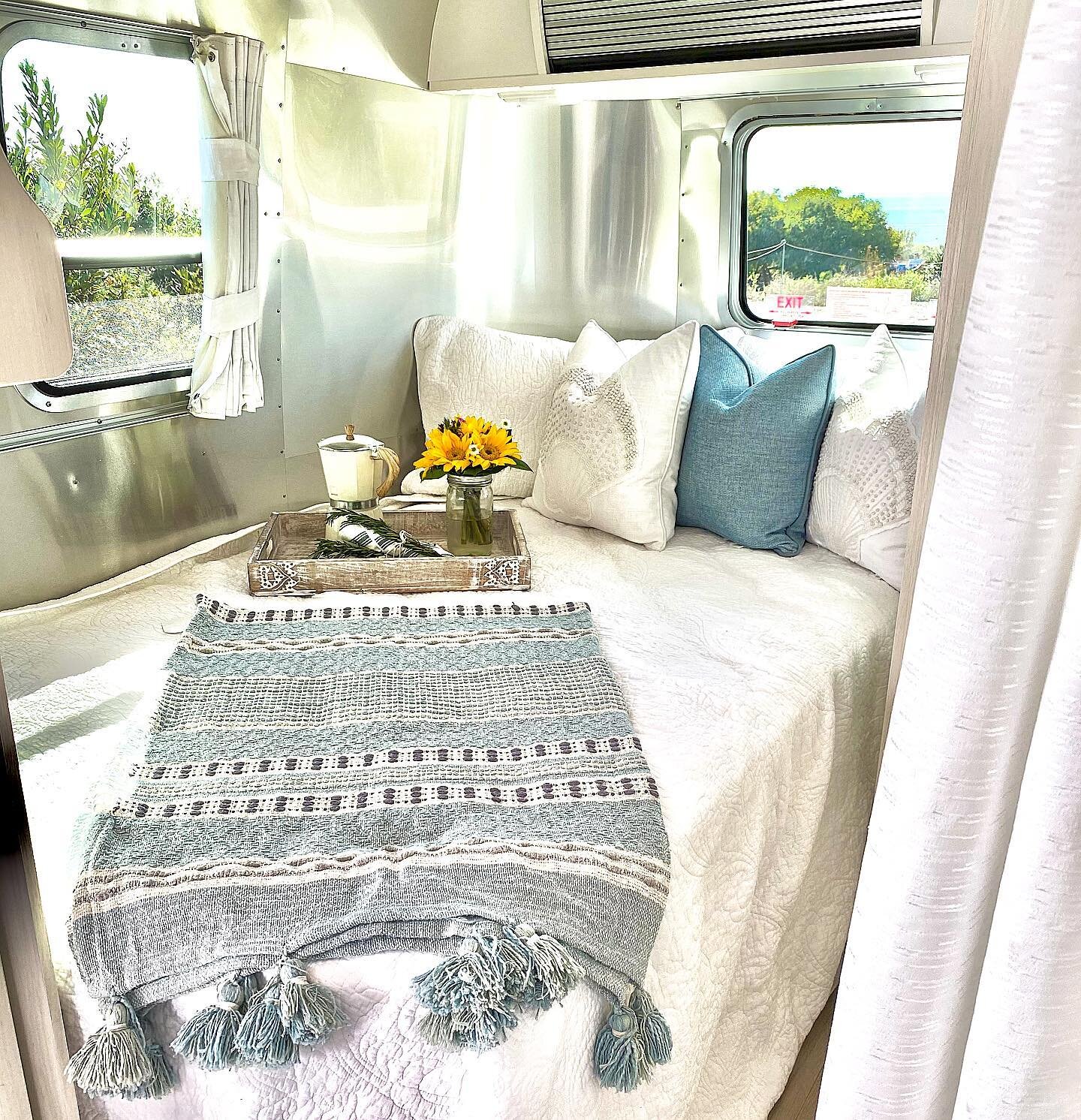 Comfort is a must while you glamping Airstream Bambi Sport 16RB is way to spend a weekend away. #rvshare #outdoorsy #california #californiawilderness #glamping #glampingcalifornia #glampers #glamperscalifornia #glampersca #rvtravel #airstream #travel