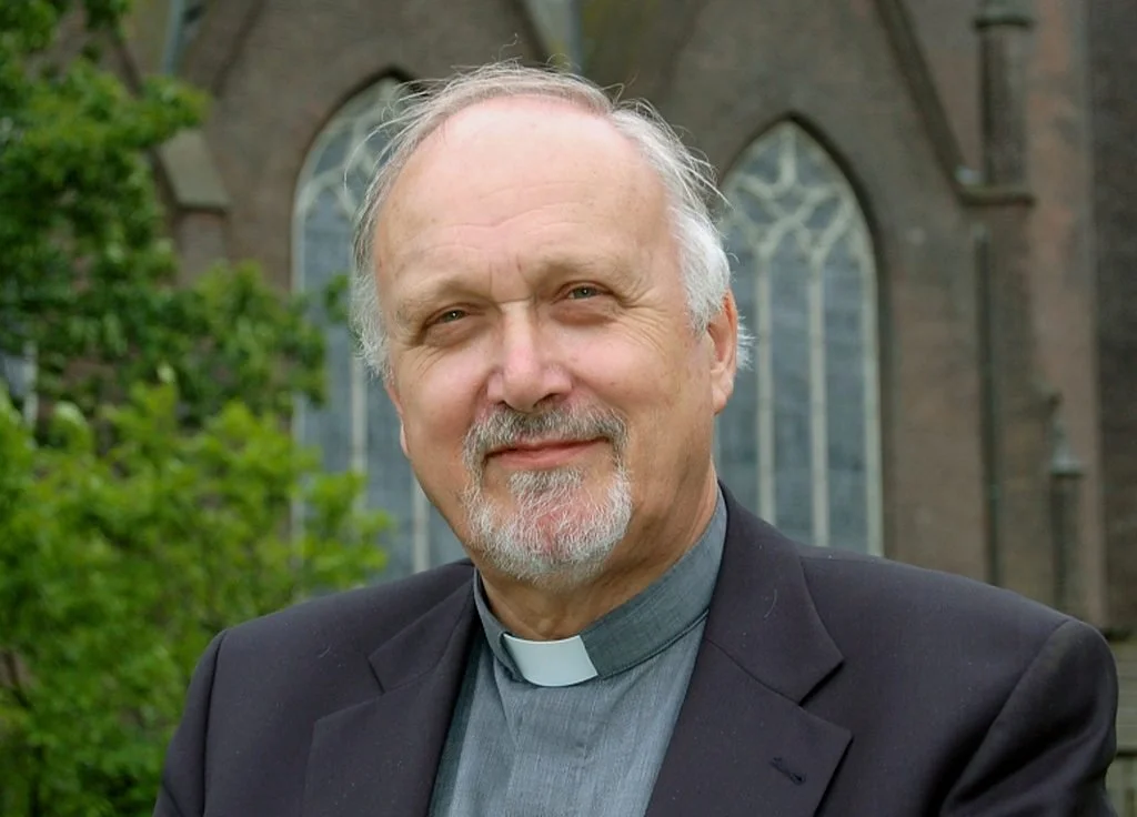 Op uitnodiging van Studievereniging Ad Interim zal de Hoogeerwaarde Heer drs. C. (Cor) Mennen een lezing houden met als thema "eenheid en pluriformiteit in de Kerk van nu". De lezing wordt gehouden op woensdag 8 april om 19.00 uur, met een 