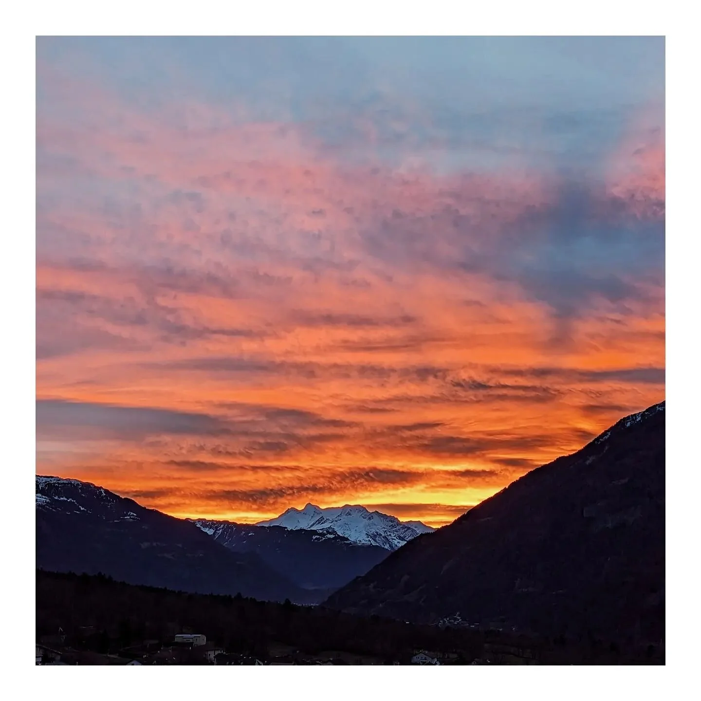 B&uuml;ndner Oberland 2022
&bull;
&bull;
&bull;
&bull;
&bull;
#happynewyear #landscapephotography #mountainlife #swissalps #sunset #instamountain #feelthealps #bealpine