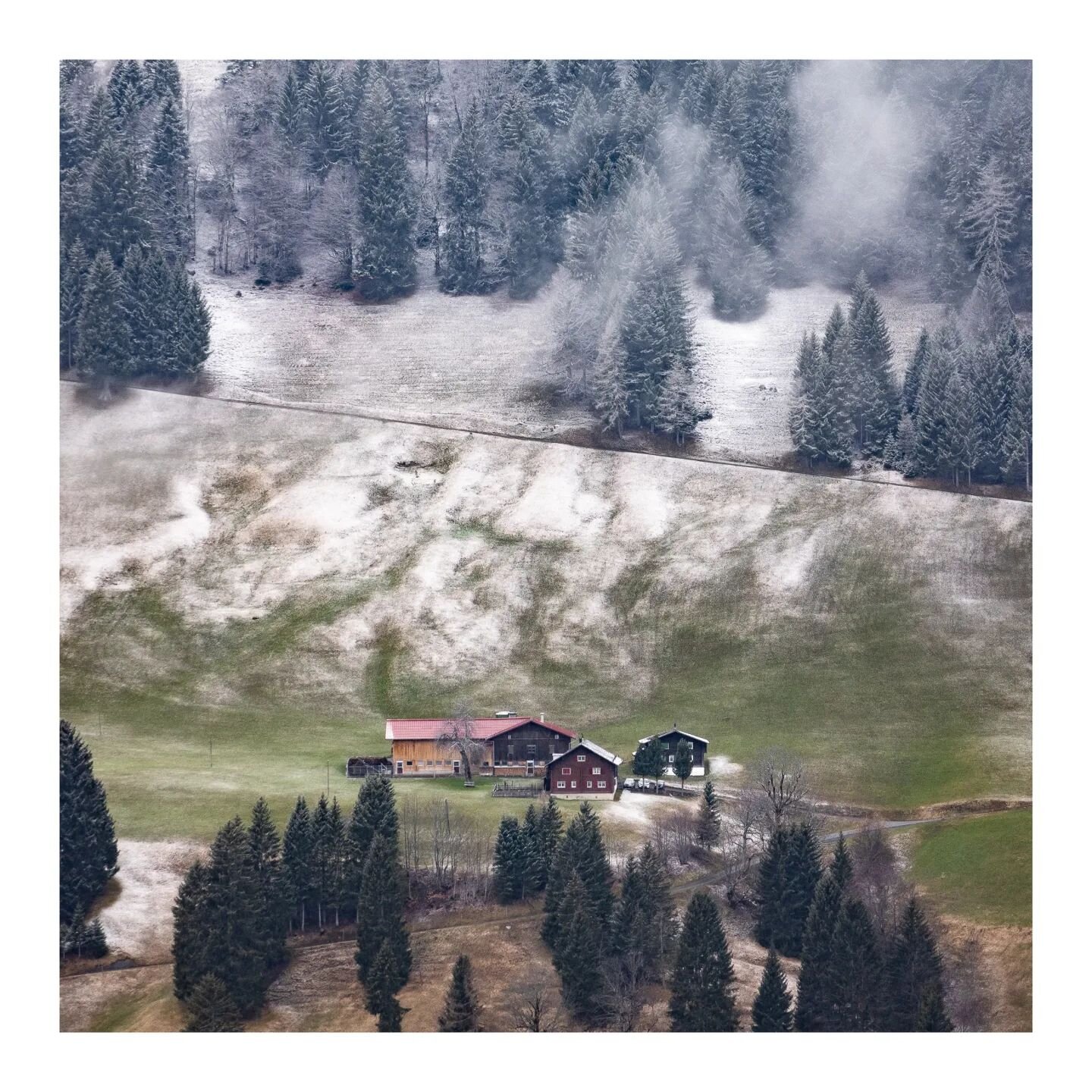 Powdered sugar 
&bull;
&bull;
&bull;
&bull;
&bull;
&bull;
#powderedsugar #endofwinter #landscapephotography #photography #neverstopexploring #getoutstayout #instamood #picsoftheday #pr&auml;ttigau #mountainlife