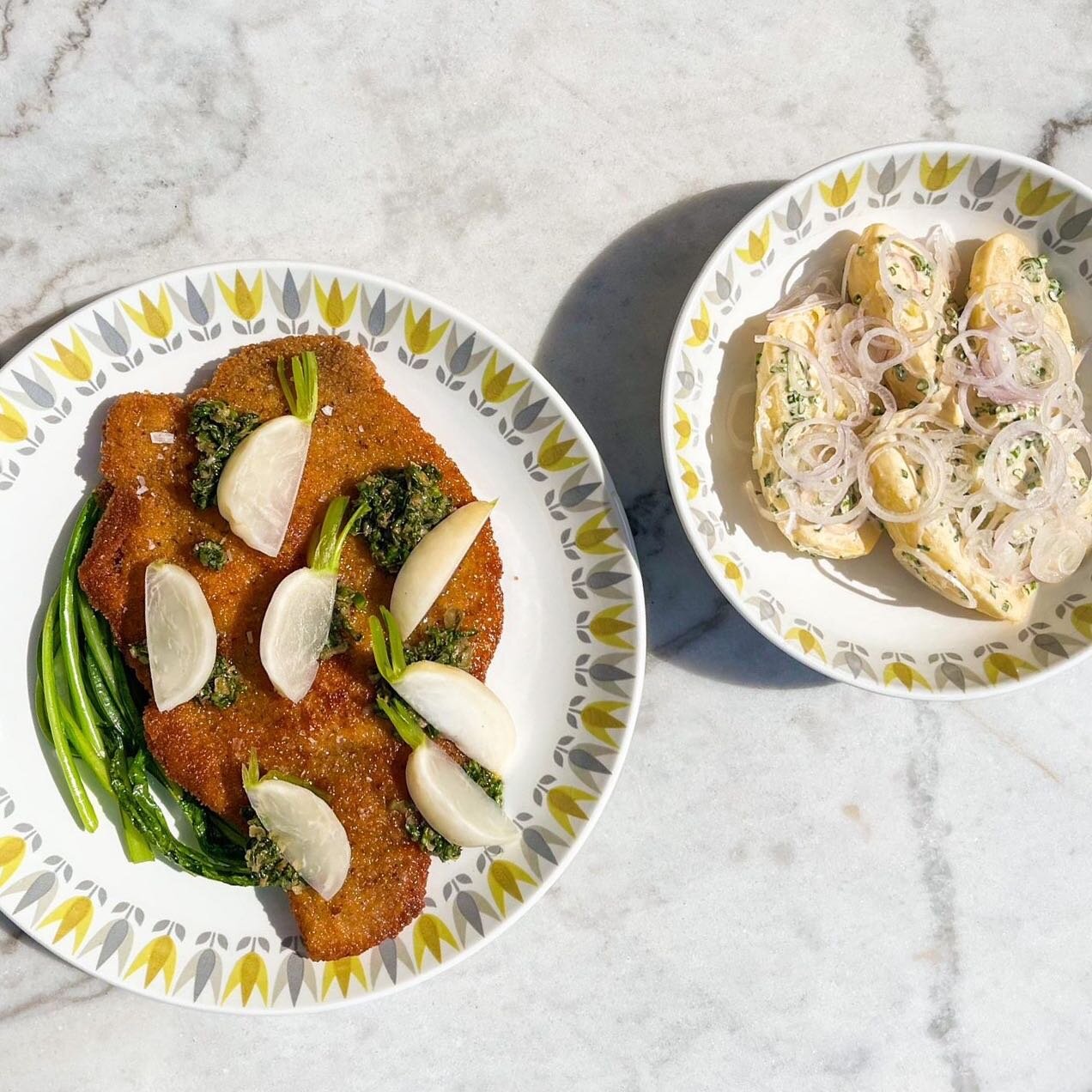 Massa nytt p&aring; menyn fr&aring;n och med idag!
Bland annat en riktigt pangig h&auml;ngm&ouml;rad fl&auml;skschnitzel med majrova och bayersk potatis. 🐖