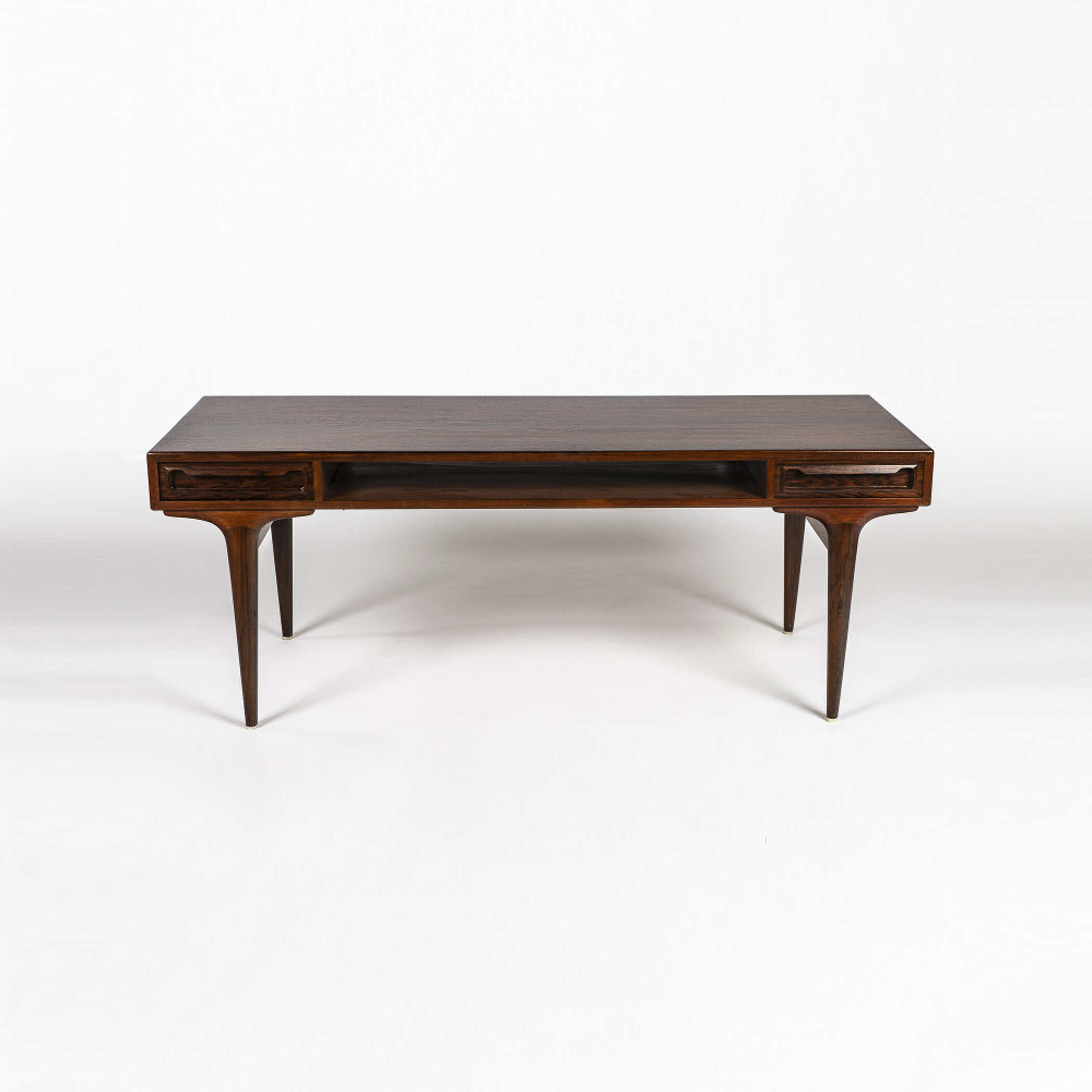 BRDR-Wahlberg-LunaSofa-Table-Front.jpg