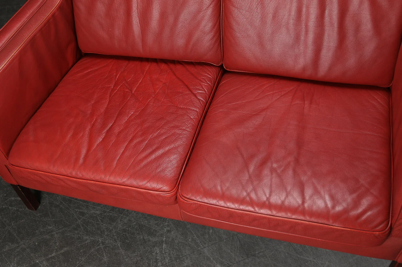 Stouby sofa 4.jpg