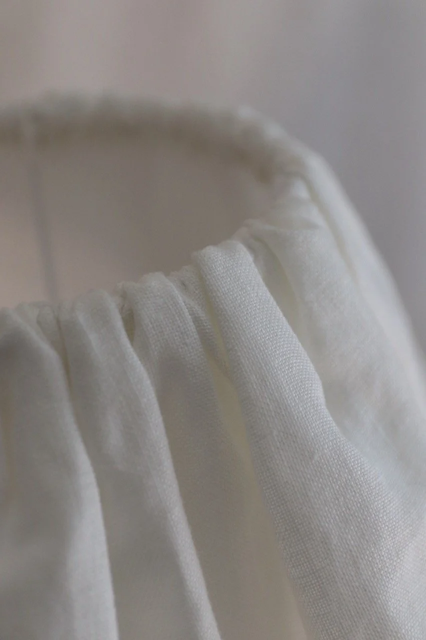 Ruffle Lamp in Linen