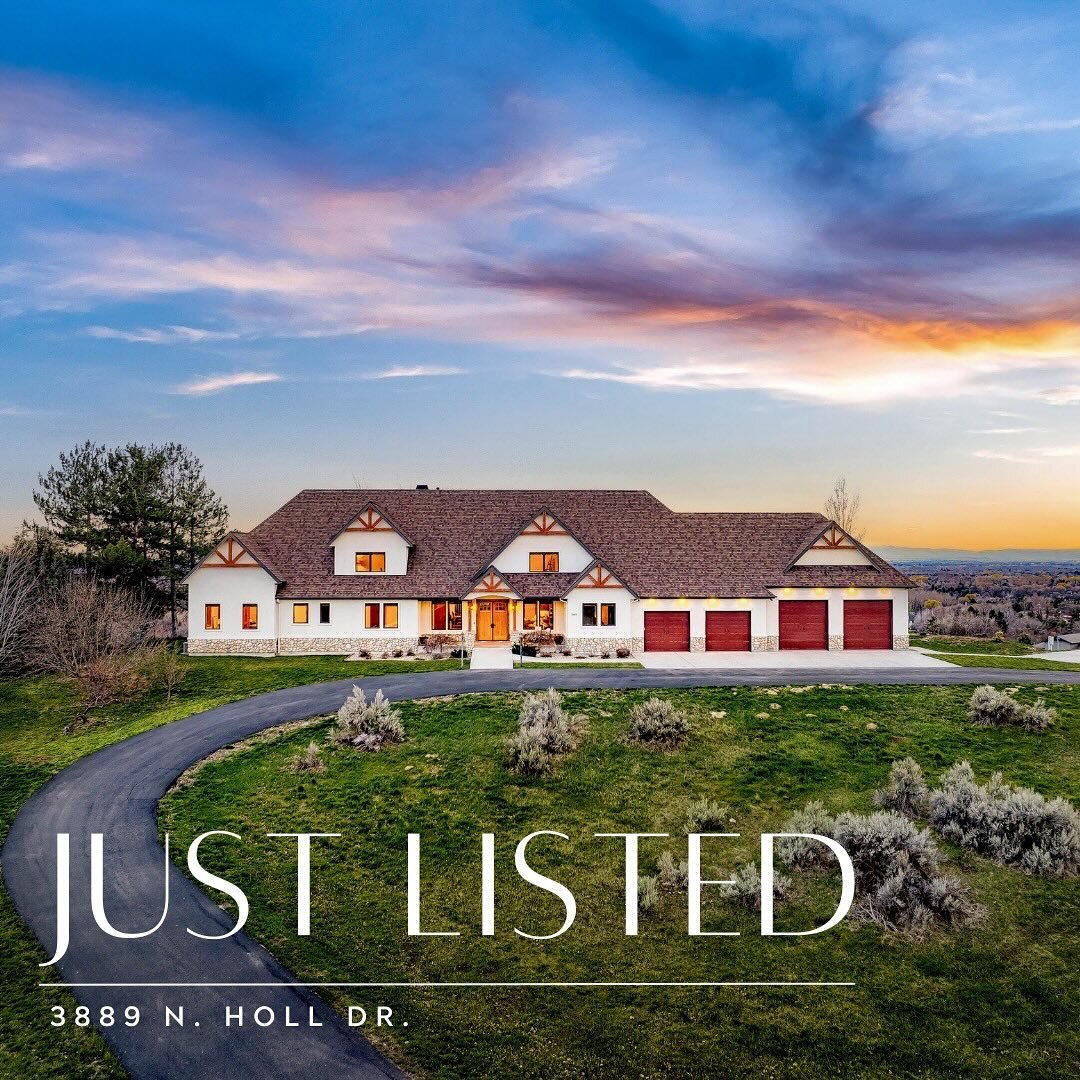 JUST LISTED ✨
⠀⠀⠀⠀⠀⠀⠀⠀⠀
OPEN SAT &amp; SUN, 1-3PM
3889 N Holl Dr |  Eagle, ID
⠀⠀⠀⠀⠀⠀⠀⠀⠀
This premier custom home with stunning 360-degree views of the Treasure Valley is nestled at the end of a cul-de-sac to ensure privacy and tranquil living. High-e