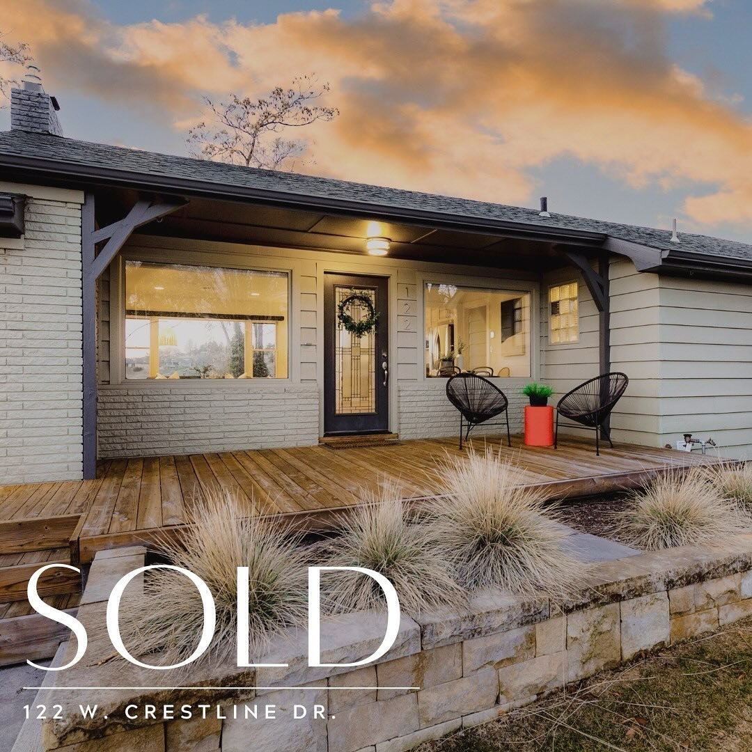 SOLD ✨​​​​​​​​
​​​​​​​​
122 W. Crestline Dr.
​​​​​​​​
So thriled for our Buyers! We were able to secure them this gorgeous home in Boise Heights with foothill views and no rear neighbors!​​​​​​​​
⠀⠀⠀⠀⠀⠀⠀⠀⠀
Ready to find your dream home in 2024? 🏡​​​