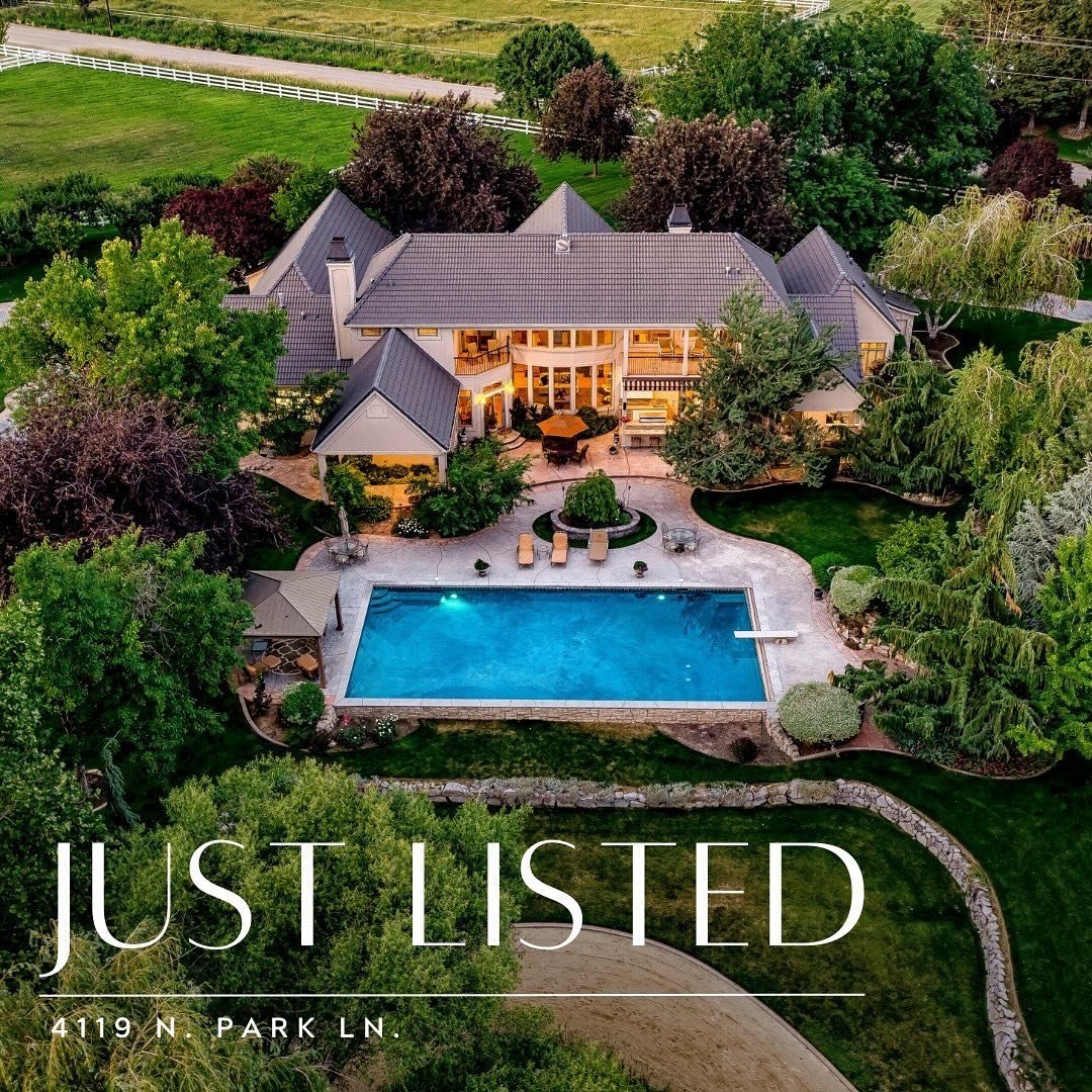 JUST LISTED - GATED WATERFRONT ESTATE ON 5 ACRES ✨
⠀⠀⠀⠀⠀⠀⠀⠀⠀
4119 N Park Ln |  Eagle, ID
⠀⠀⠀⠀⠀⠀⠀⠀⠀
Nestled in the heart of nature, this five-acre equestrian estate in Eagle on premium water frontage is a dream! The centerpiece of the estate is the ma